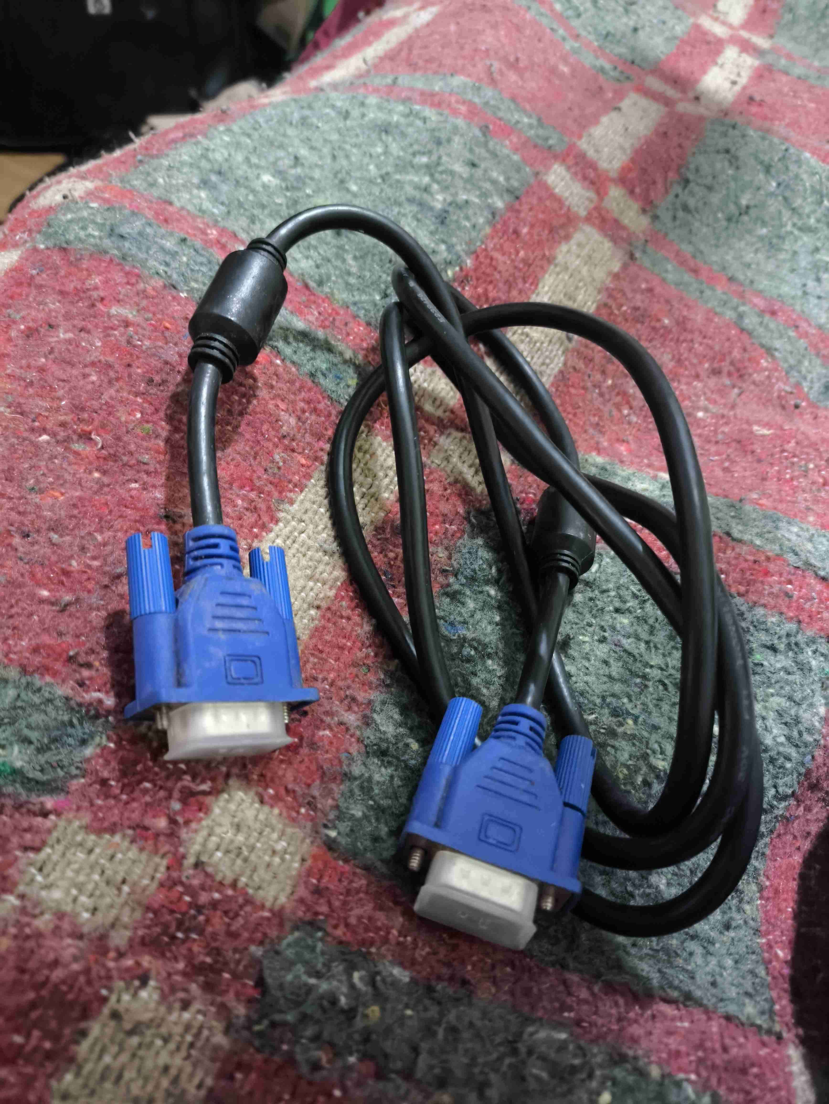 Cable VGA negro y azul