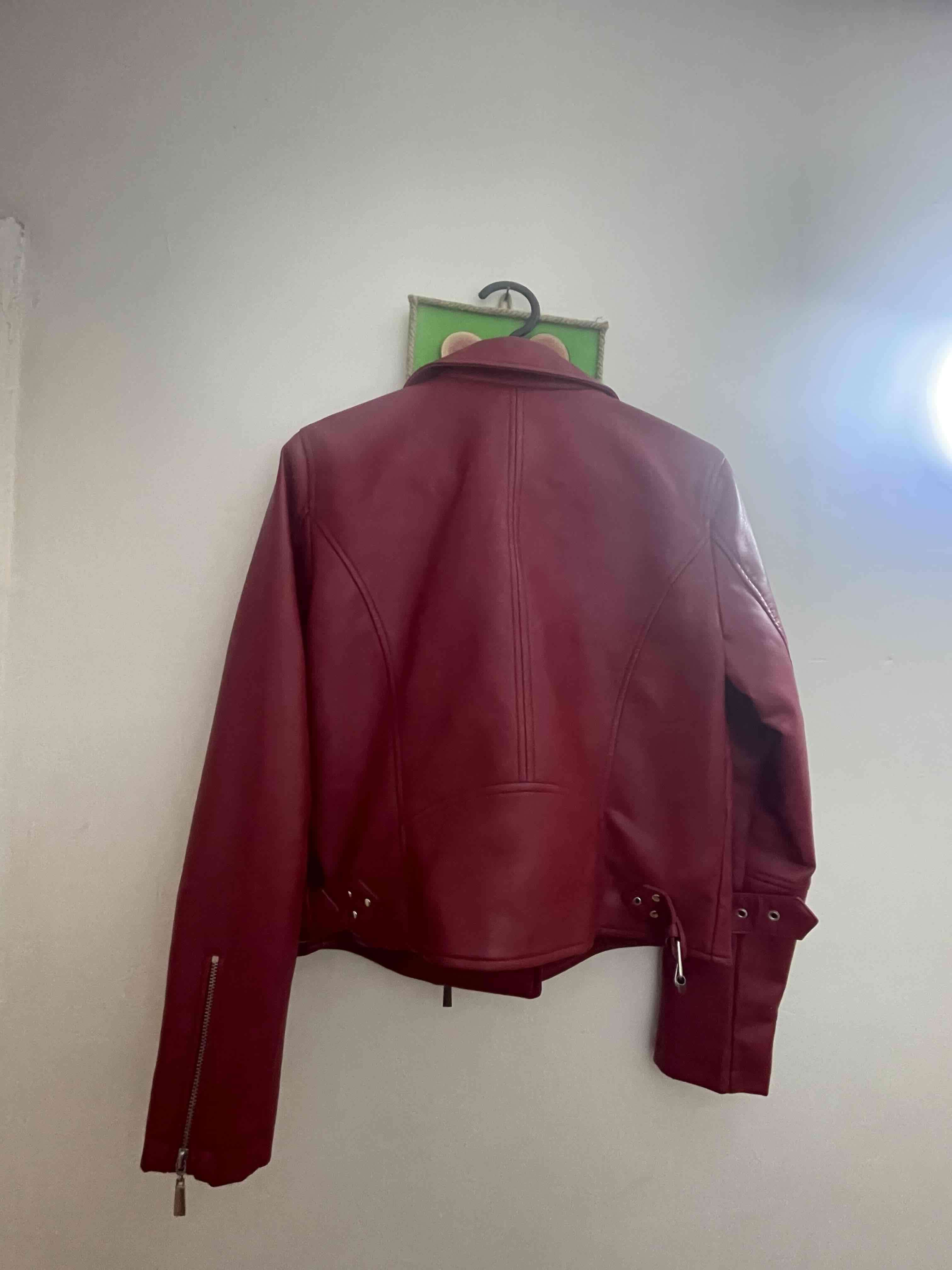 Chaqueta biker roja de mujer - miniatura 3