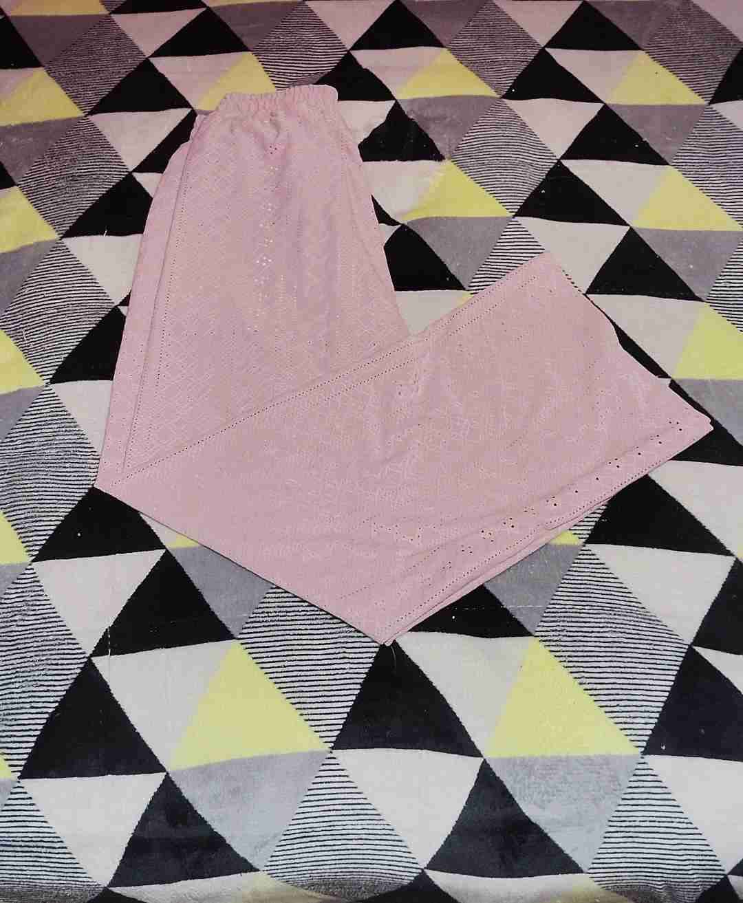 Pantalones rosados cómodos de mujer - miniatura 2