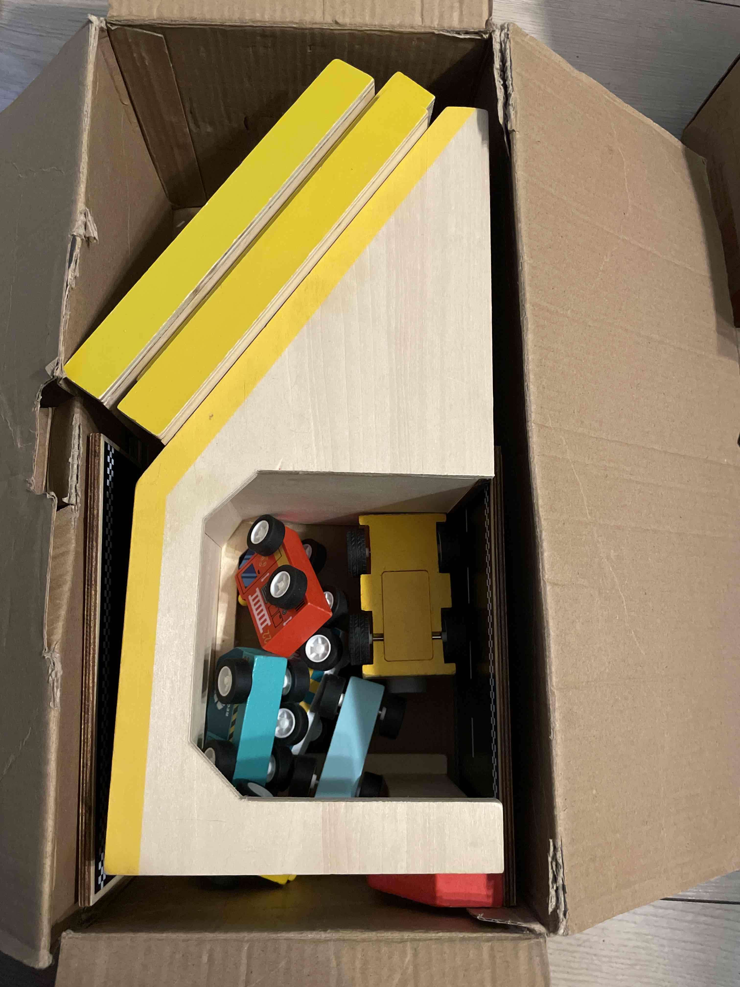 Rampa con pista de madera para niños - miniatura 2