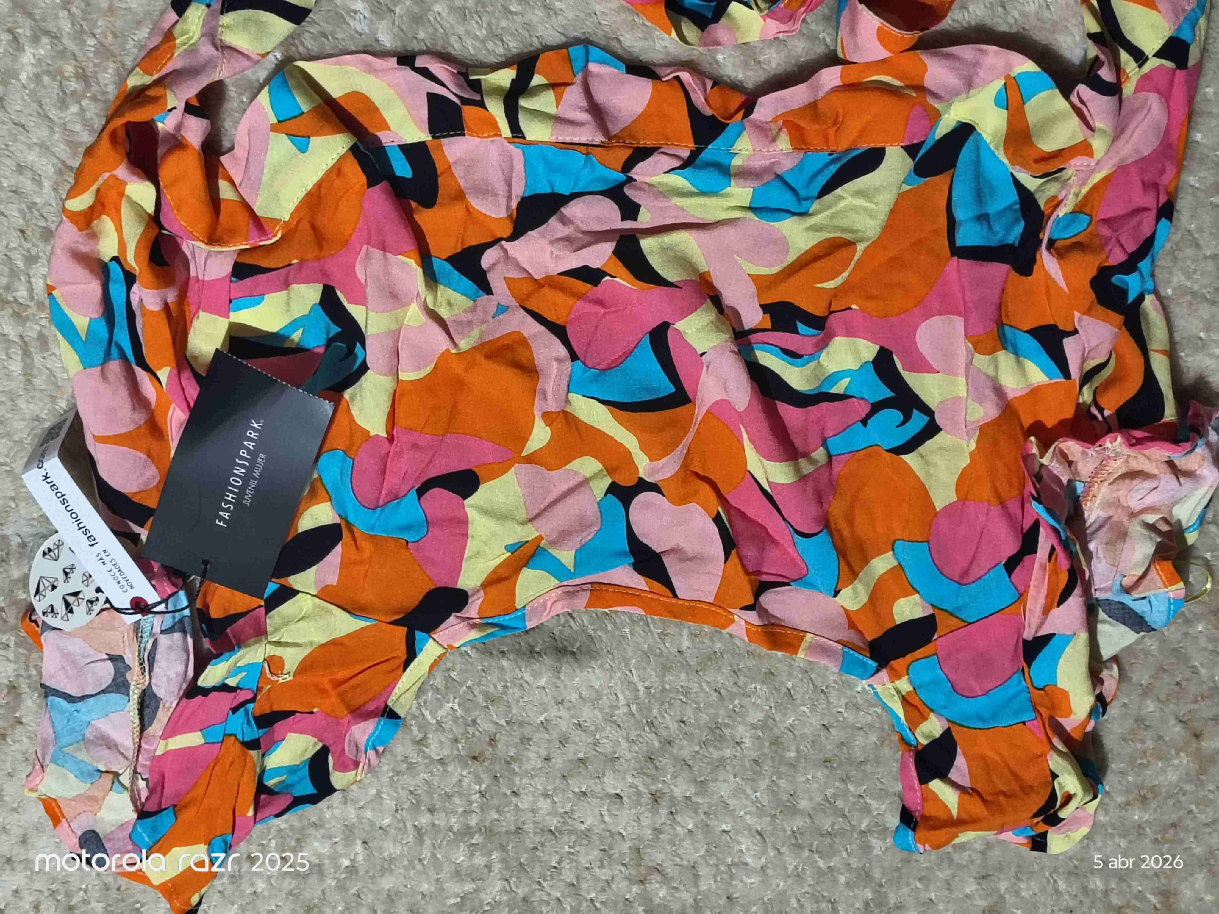 Crop top estampado colores vibrantes - miniatura 3