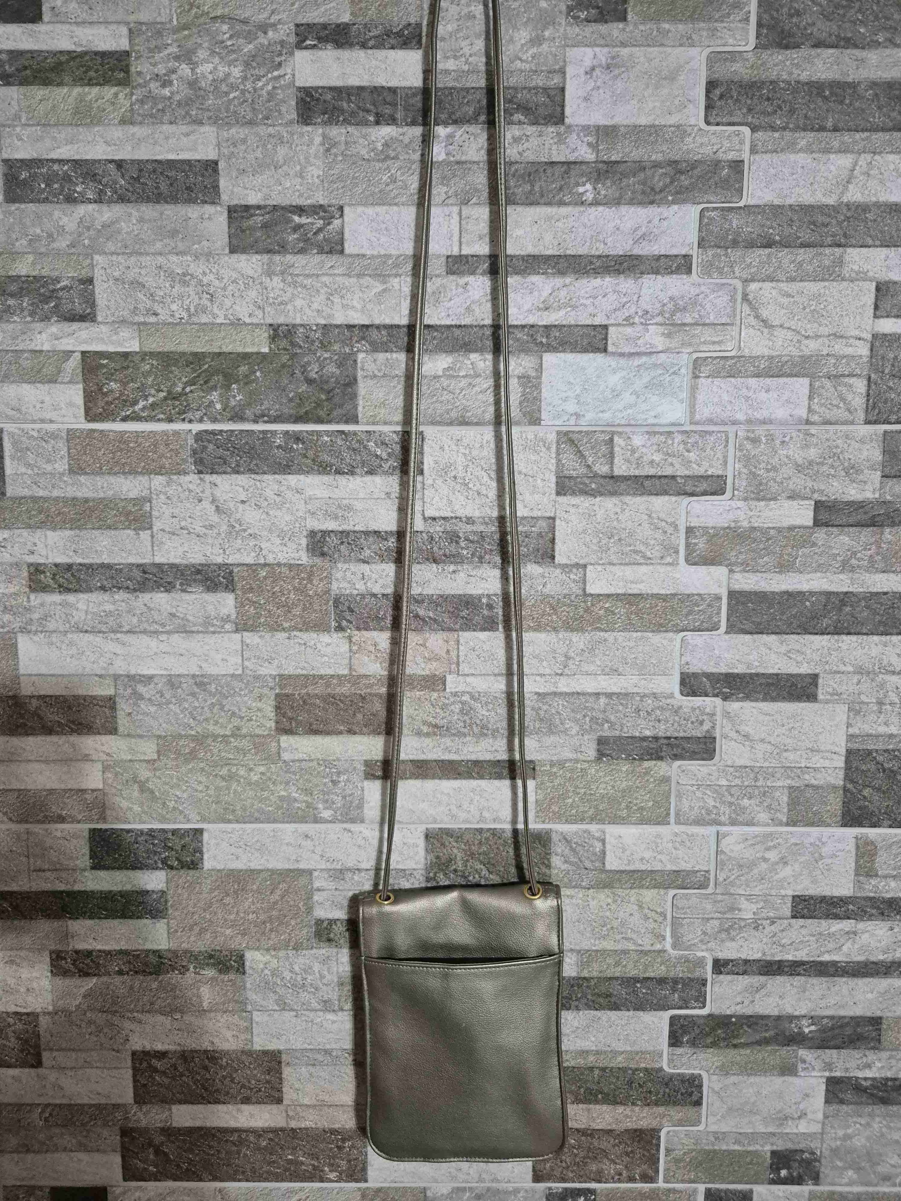 Cartera pequeña dorada - miniatura 2