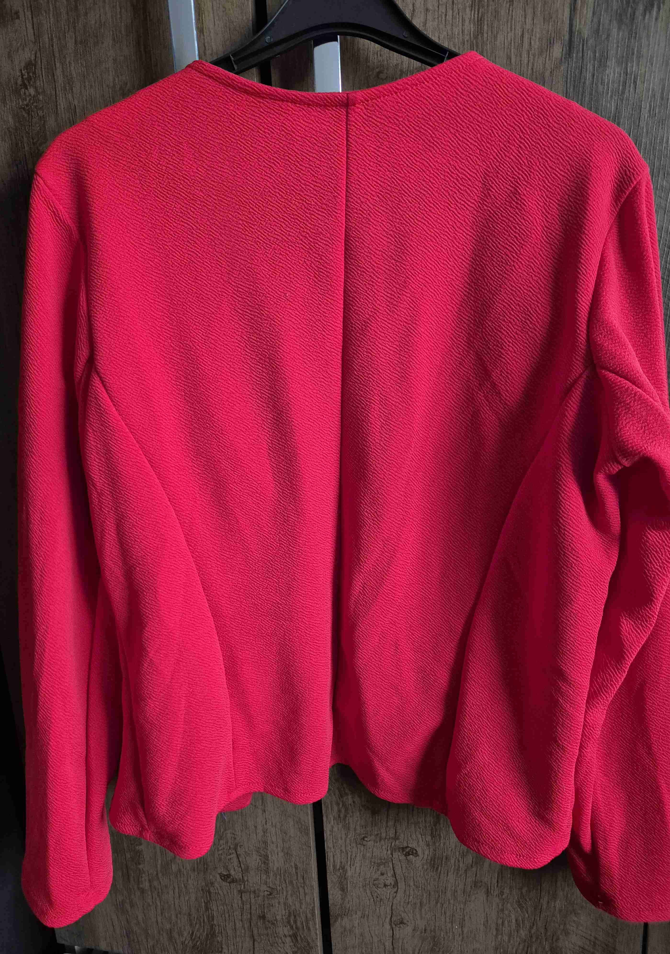 Chaqueta roja casual - miniatura 2