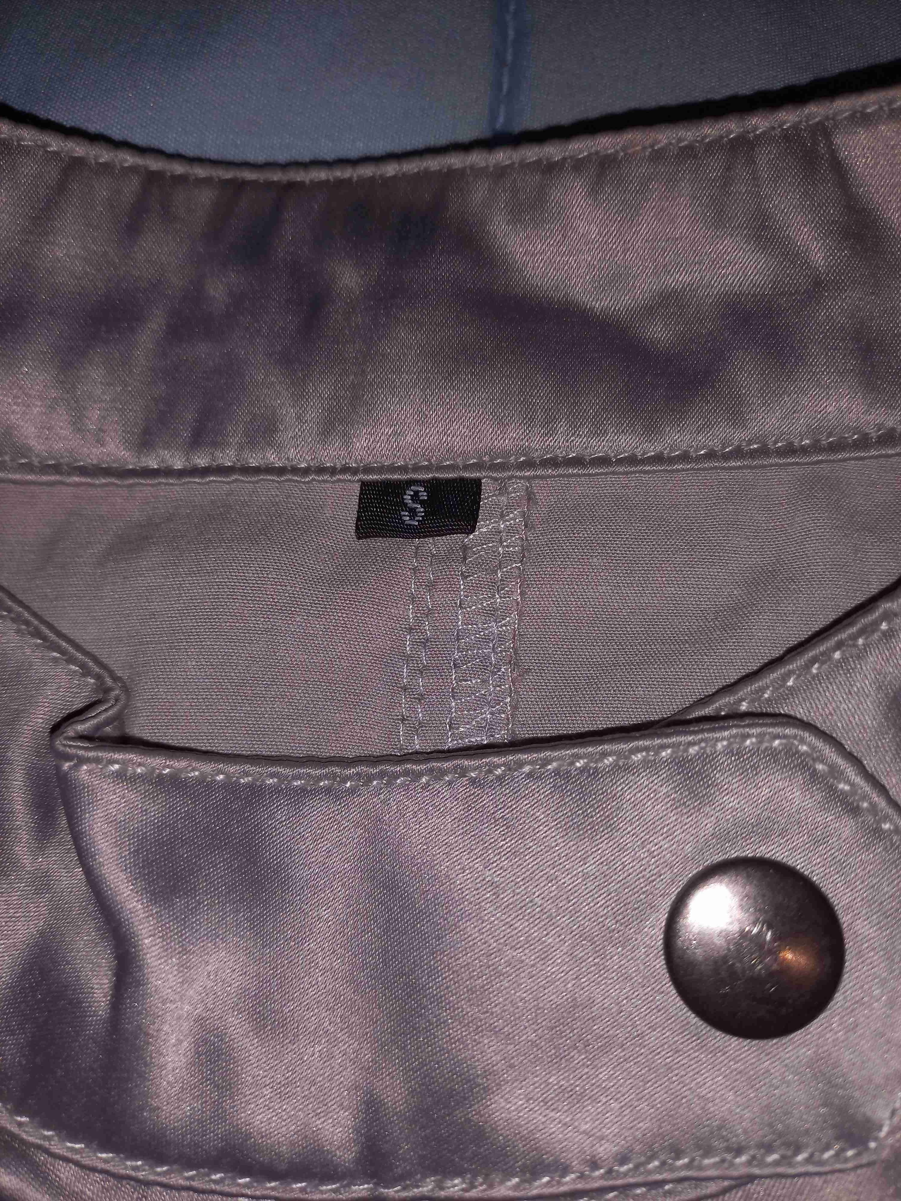 Chaqueta gris con cierres - miniatura 2
