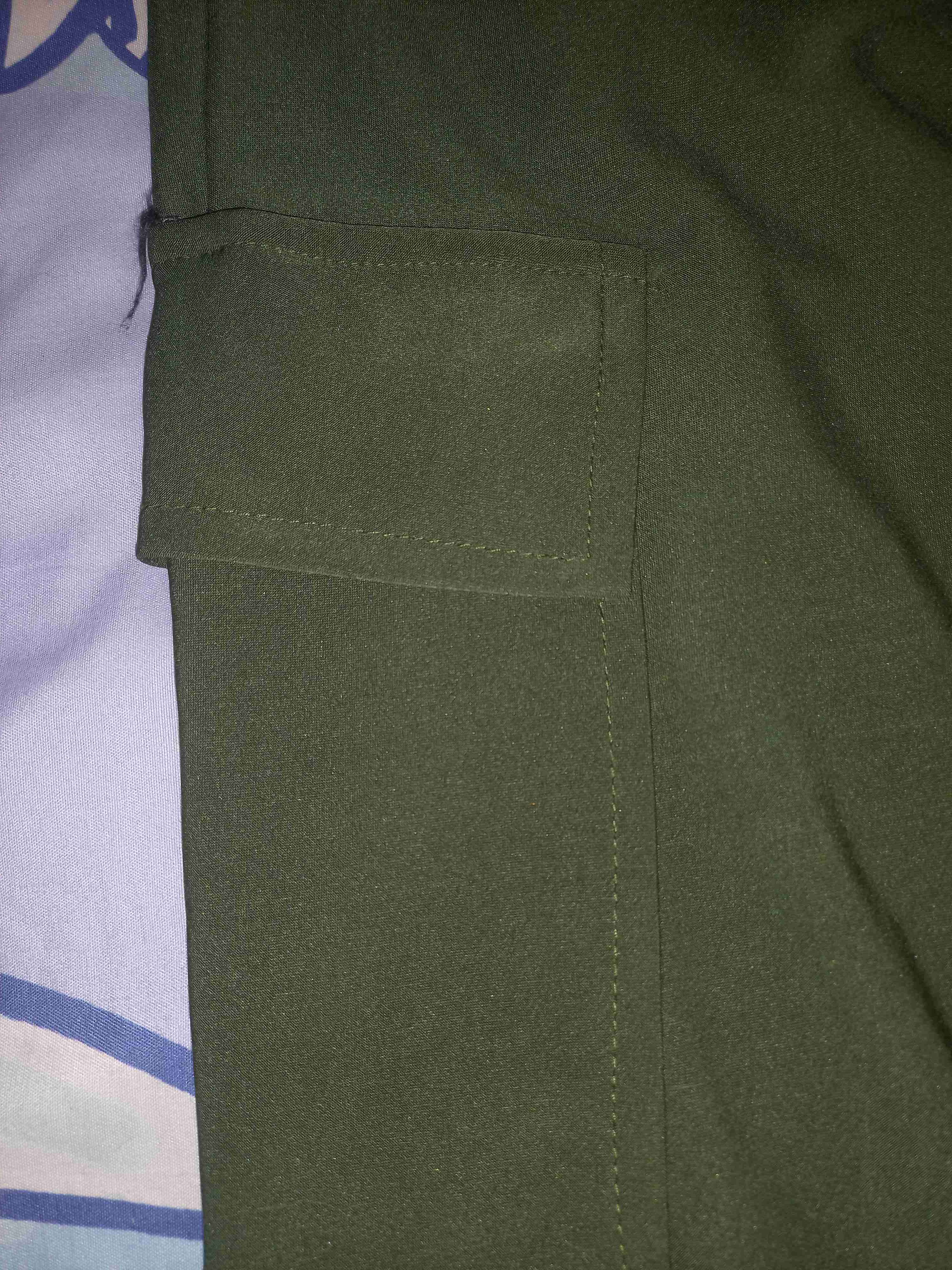 Pantalones cargo verdes - miniatura 3