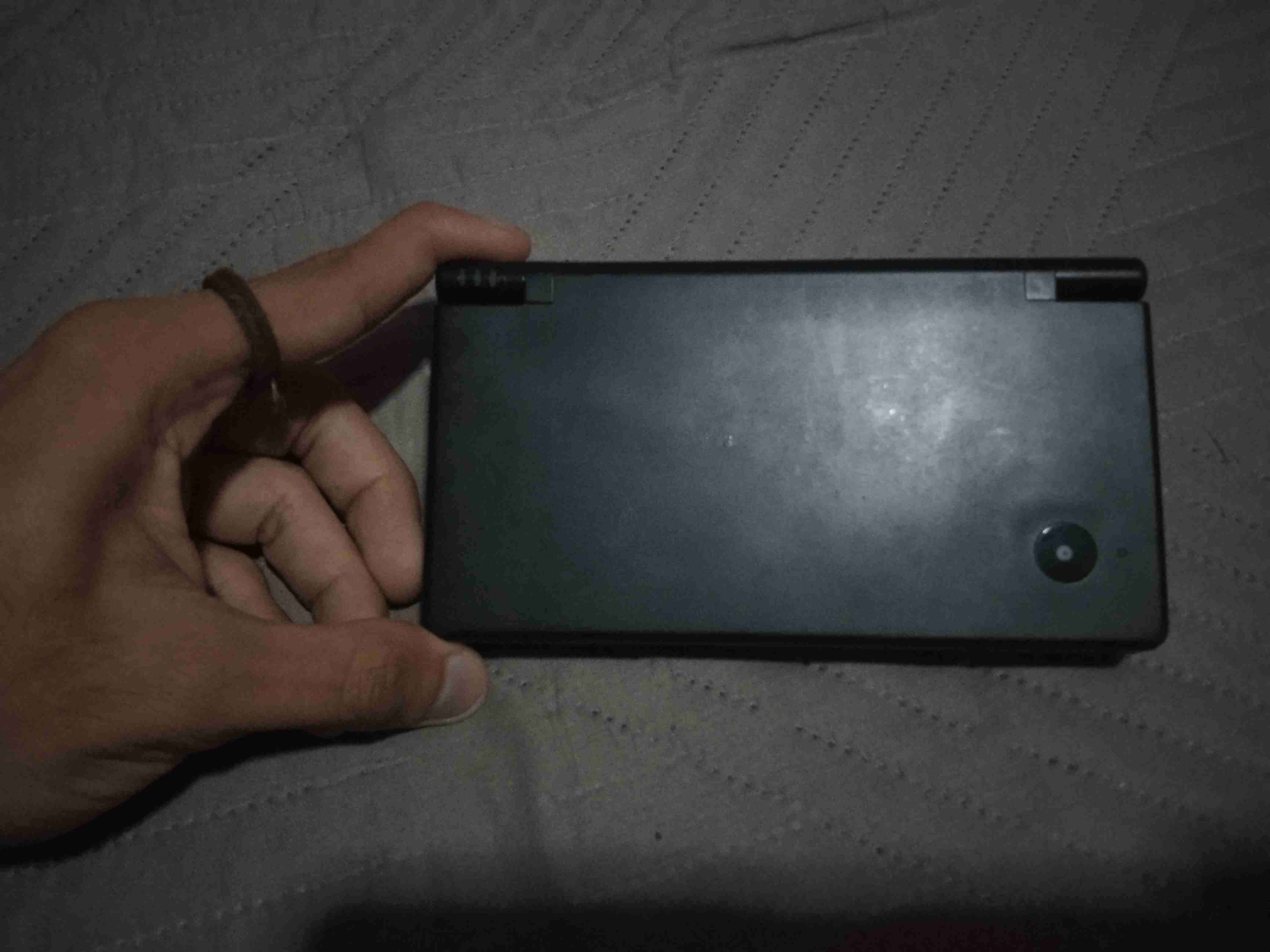 Consola portátil Nintendo DS negra - miniatura 3