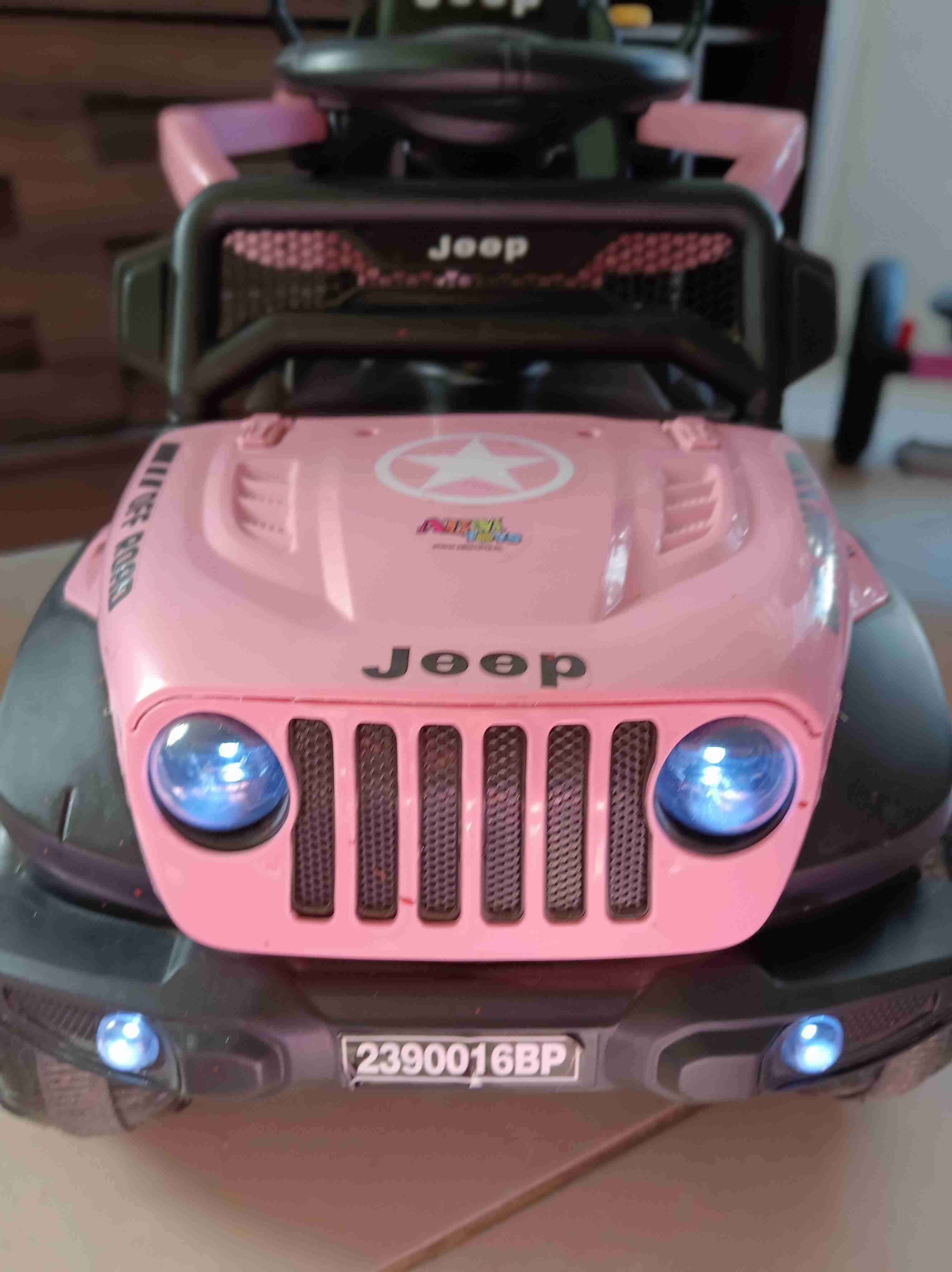Jeep de paseo rosa con toldo - miniatura 5