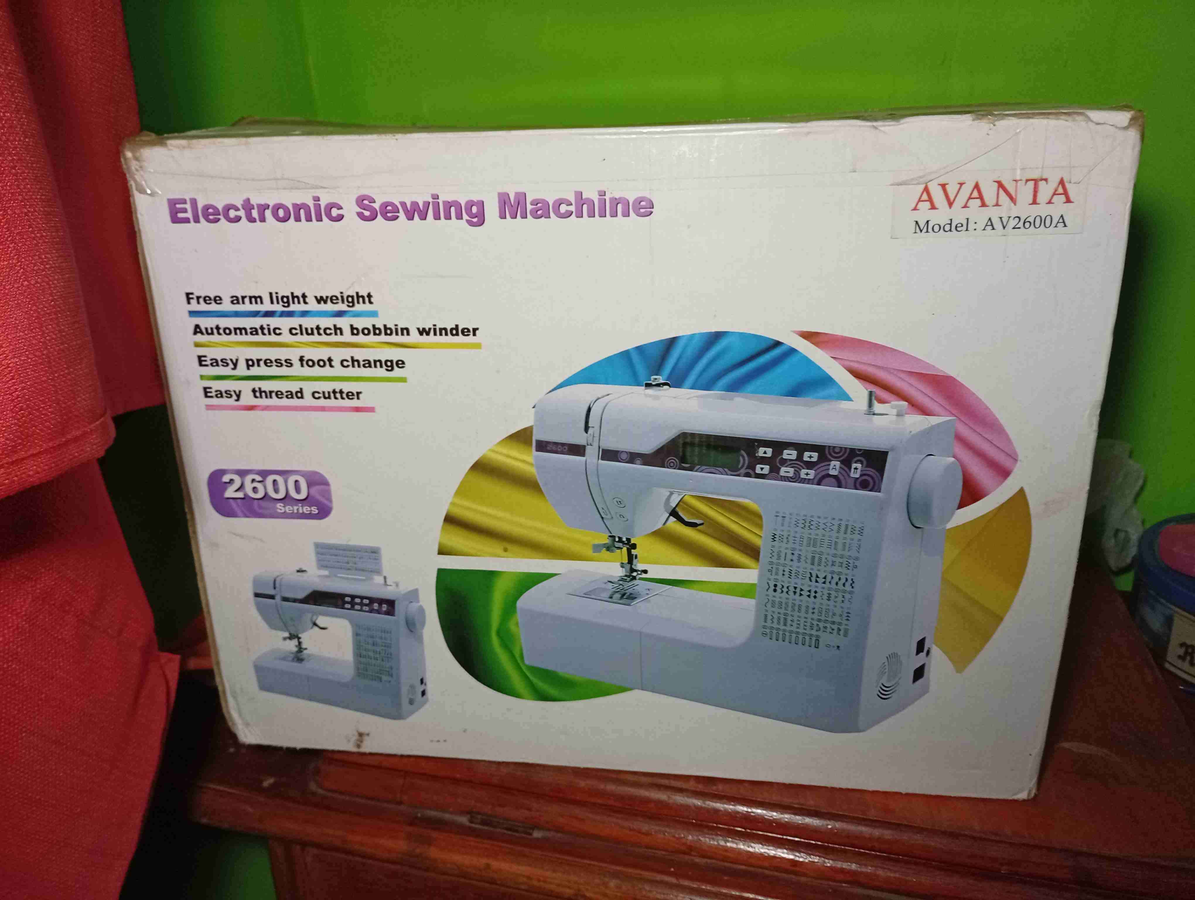 Máquina de coser electrónica Avanta - miniatura 1