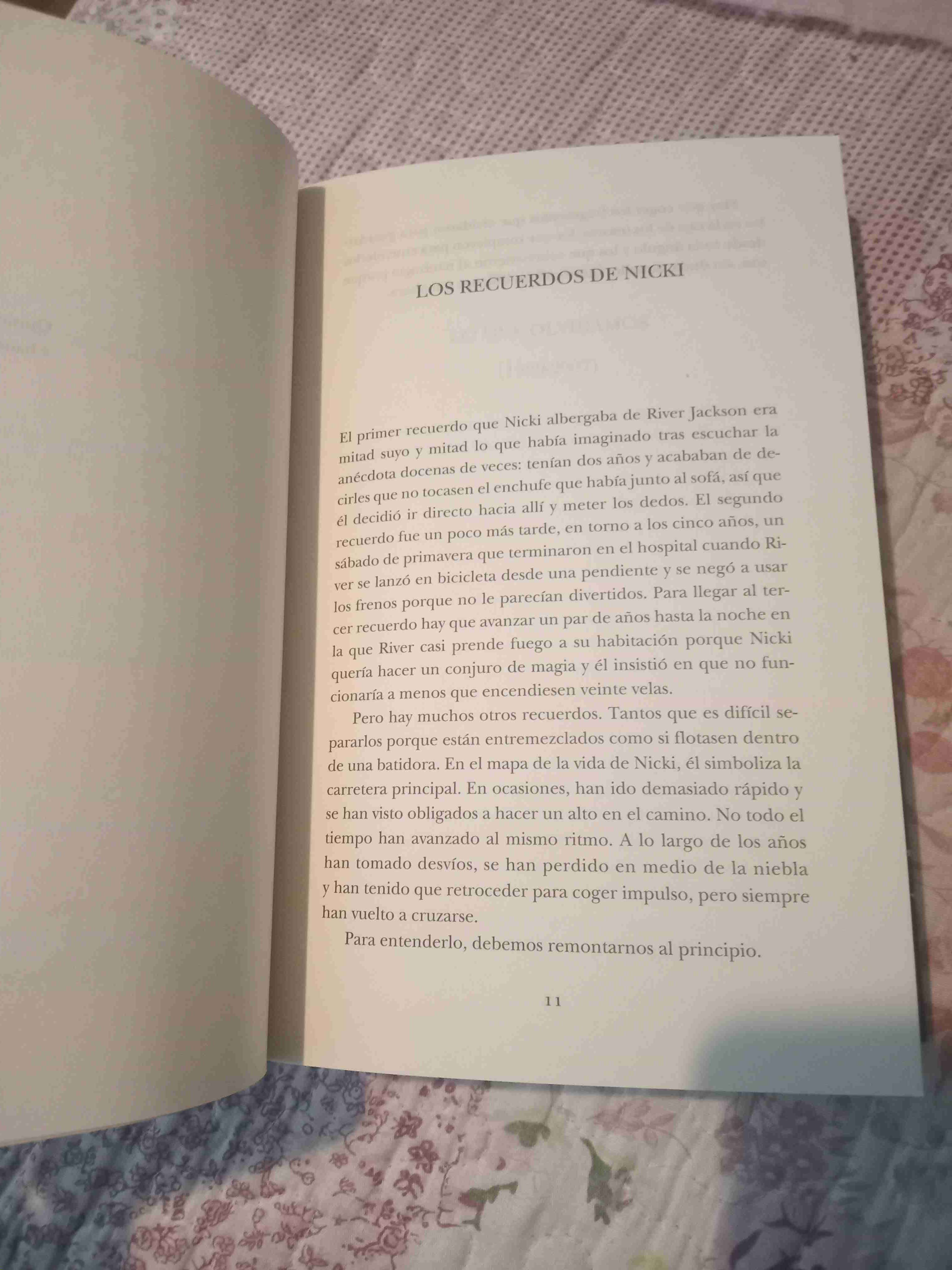Libro 'Donde todo brilla' de Alice Kellen - miniatura 5