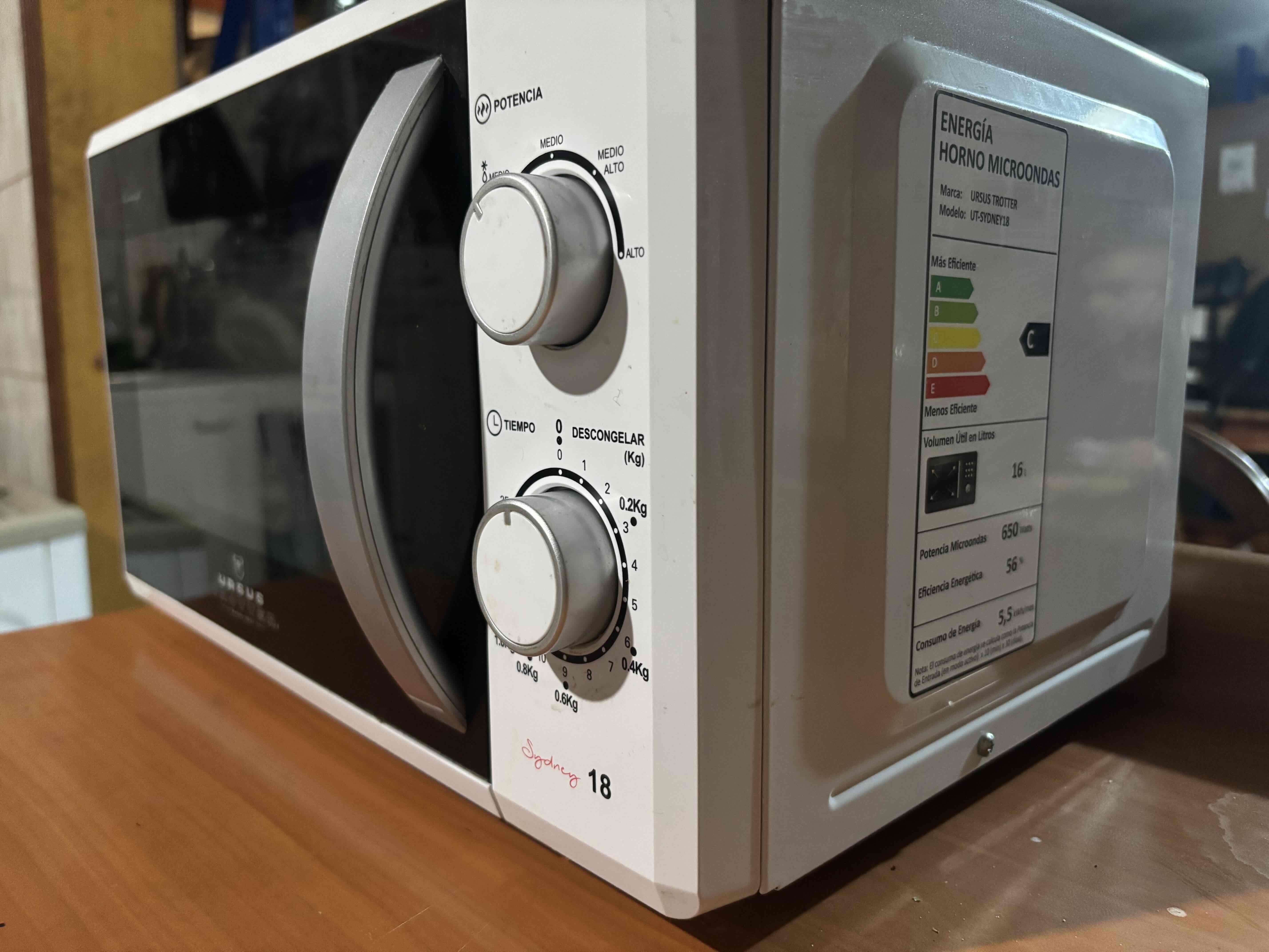 Horno Microondas 18 Litros Ursus Trotter 700W - miniatura 2