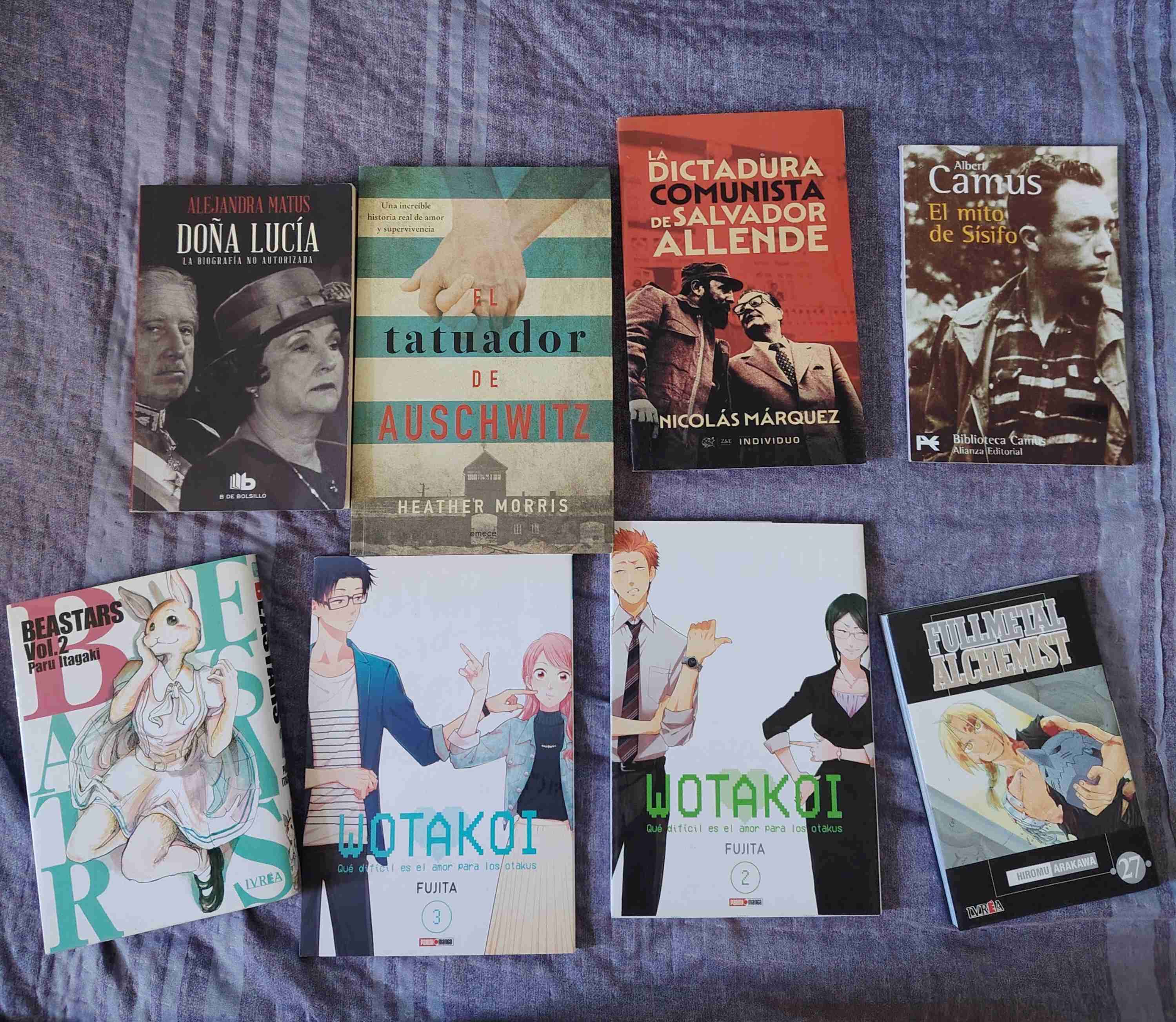 Colección de libros y mangas variados