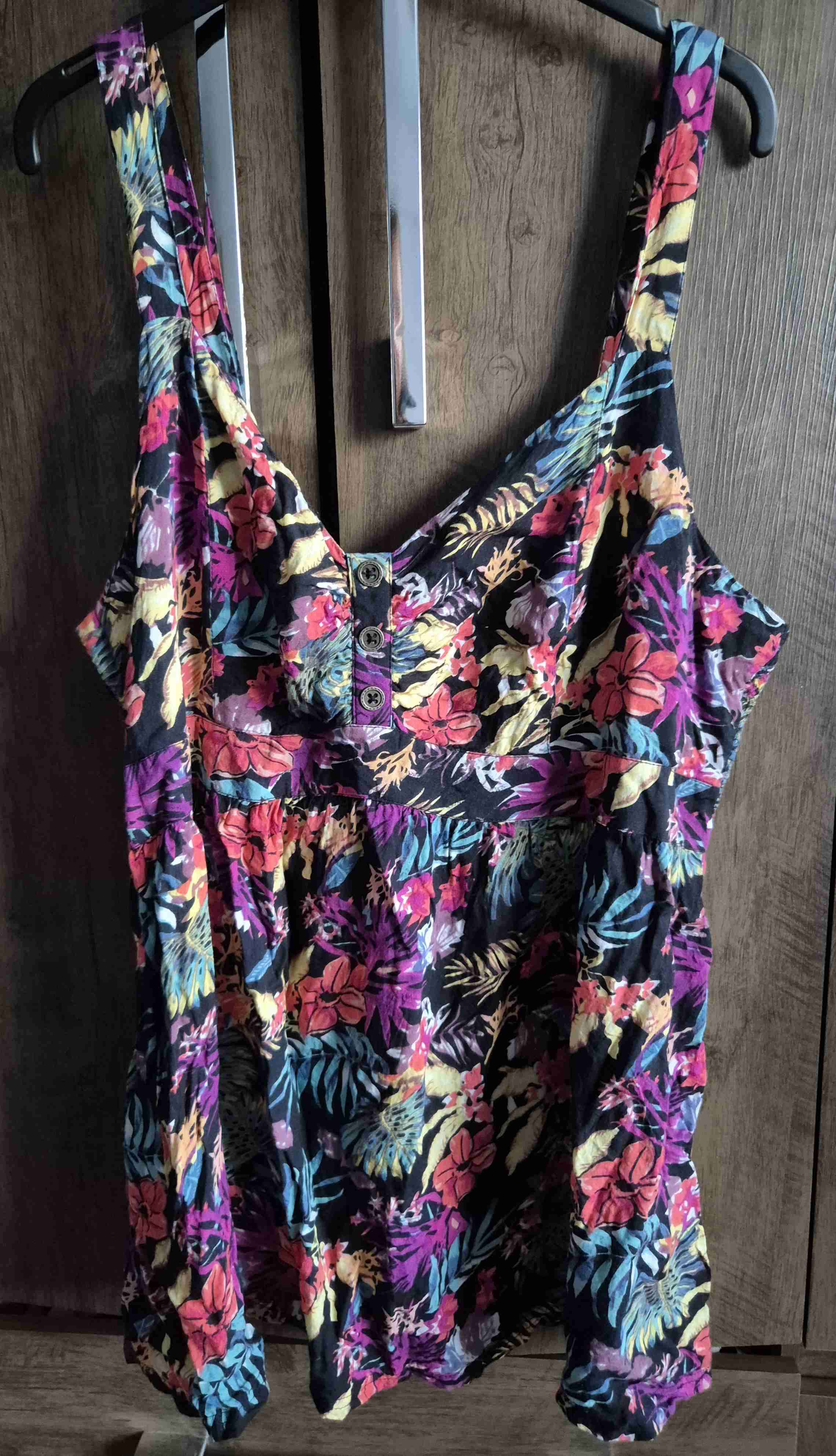 Polera floreada sin mangas - miniatura 1