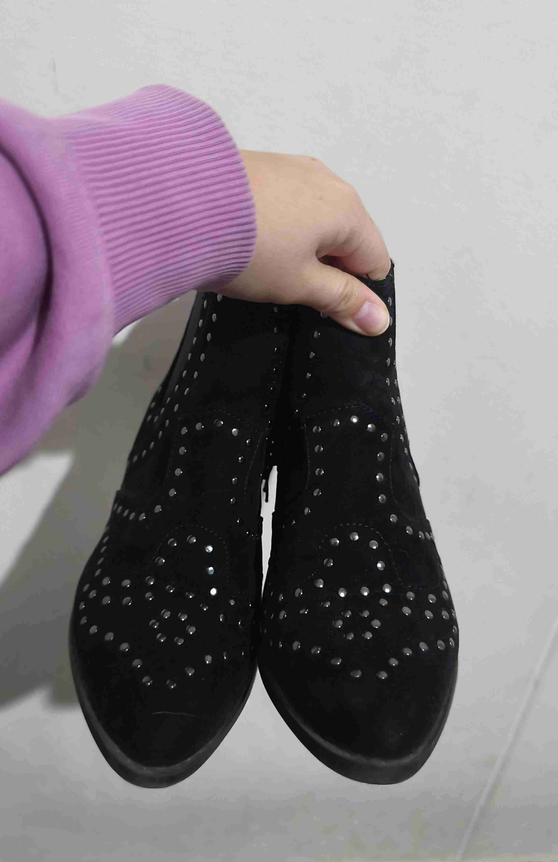 Botines negros con tachas Alaniz