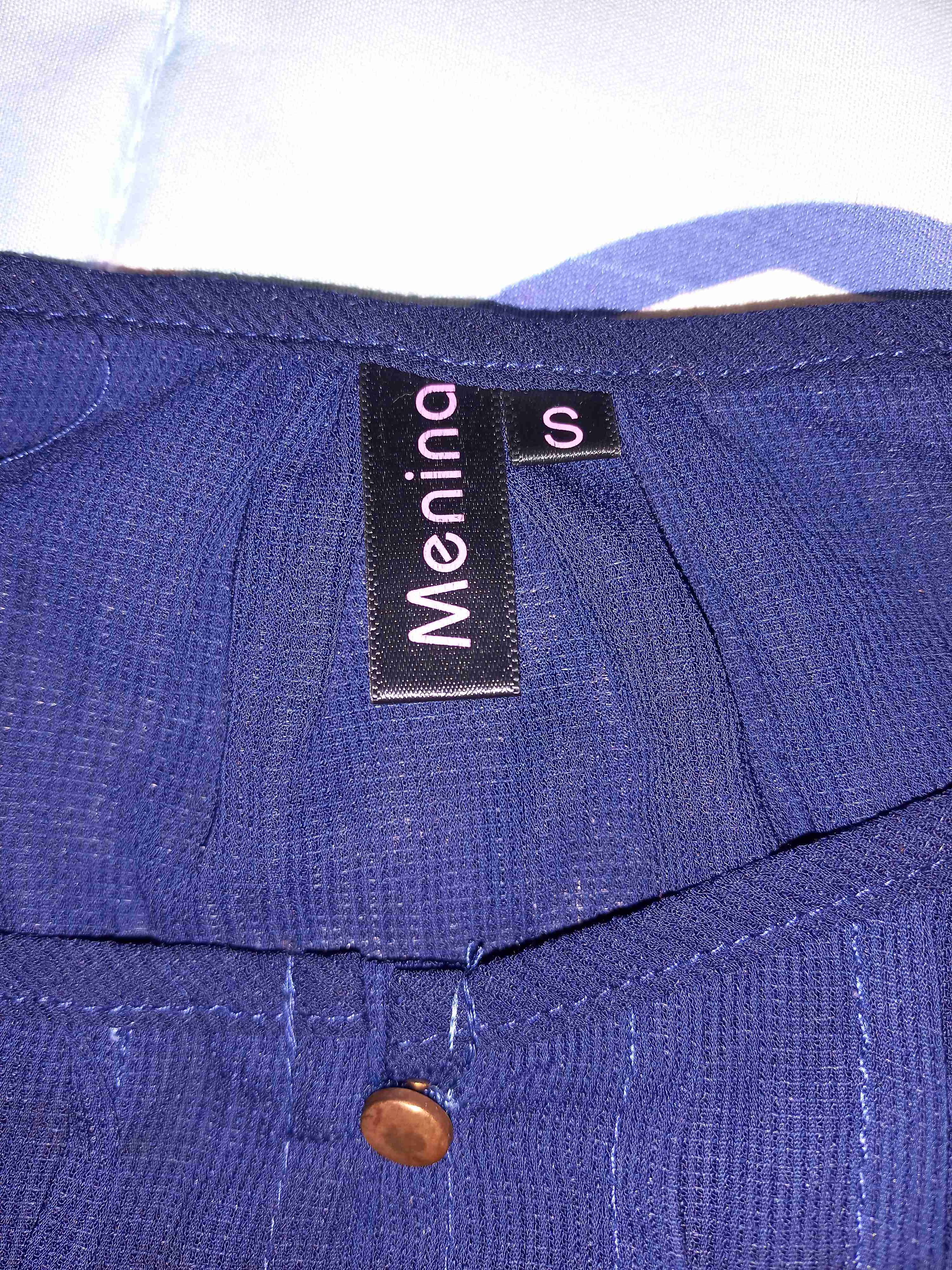 Blusa azul con encaje - miniatura 3