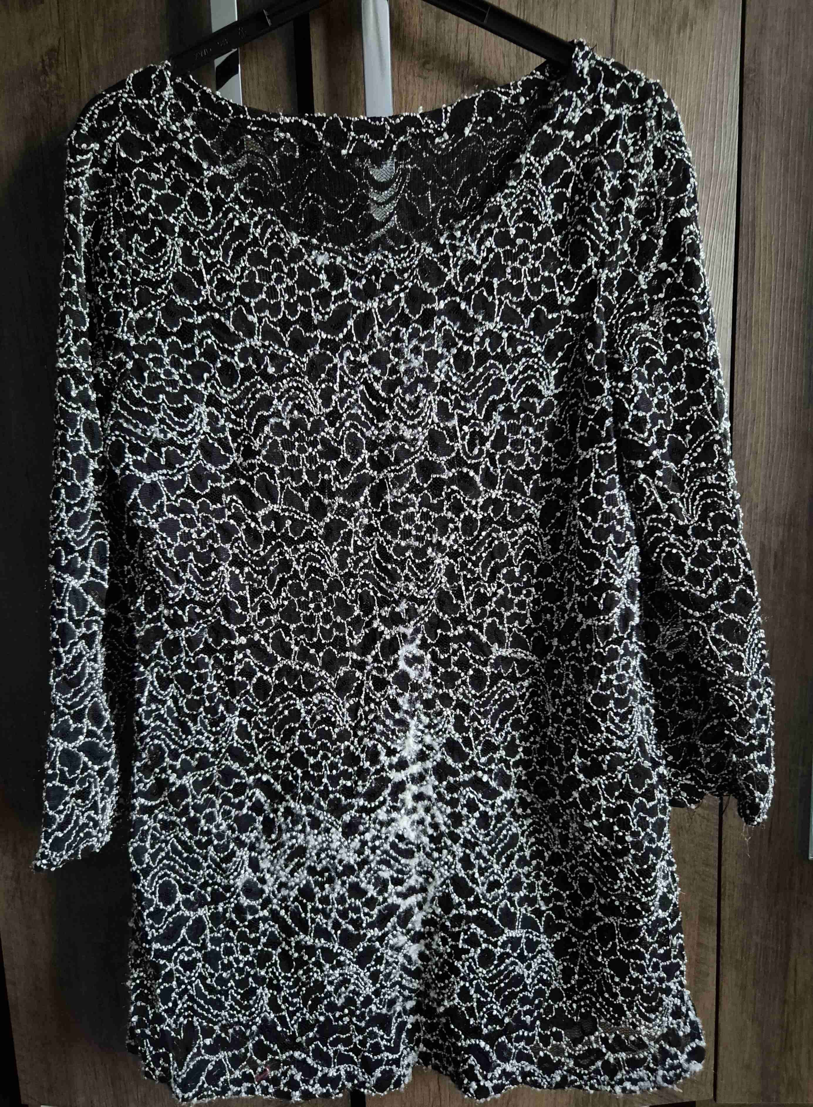 Blusa encaje negro y blanco - miniatura 1