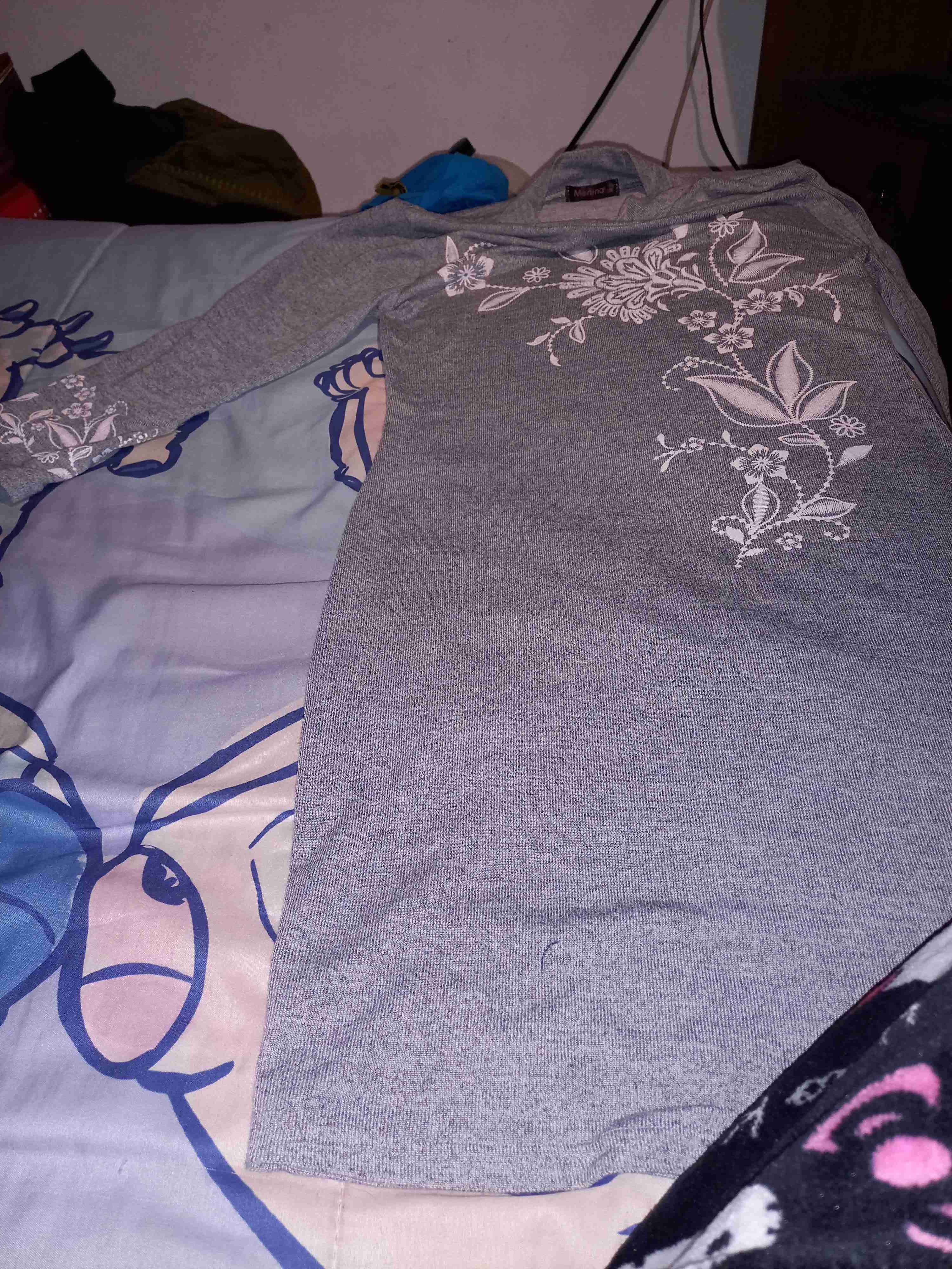 Vestido gris con bordados florales - miniatura 4
