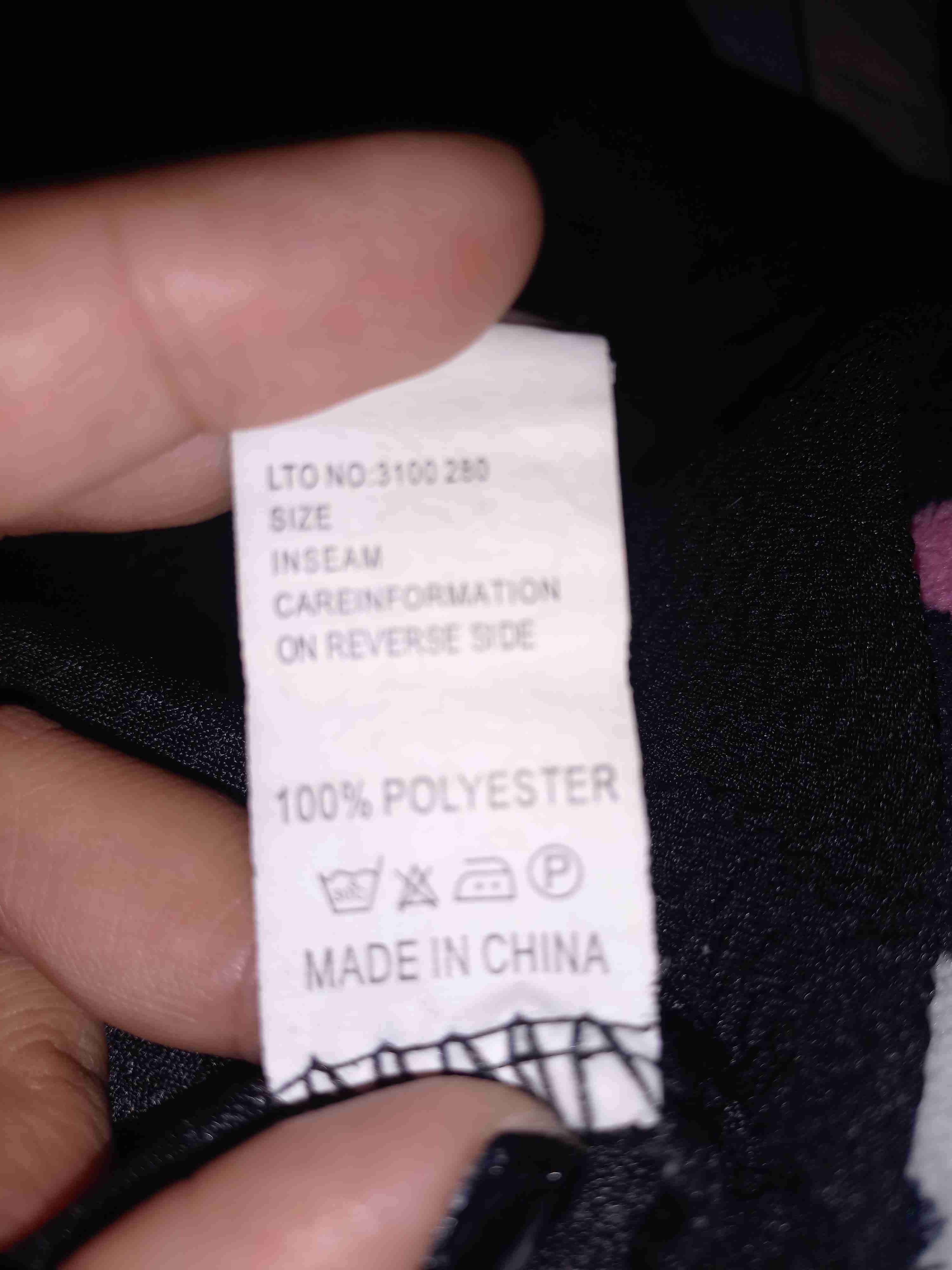Vestido negro con encaje - miniatura 2