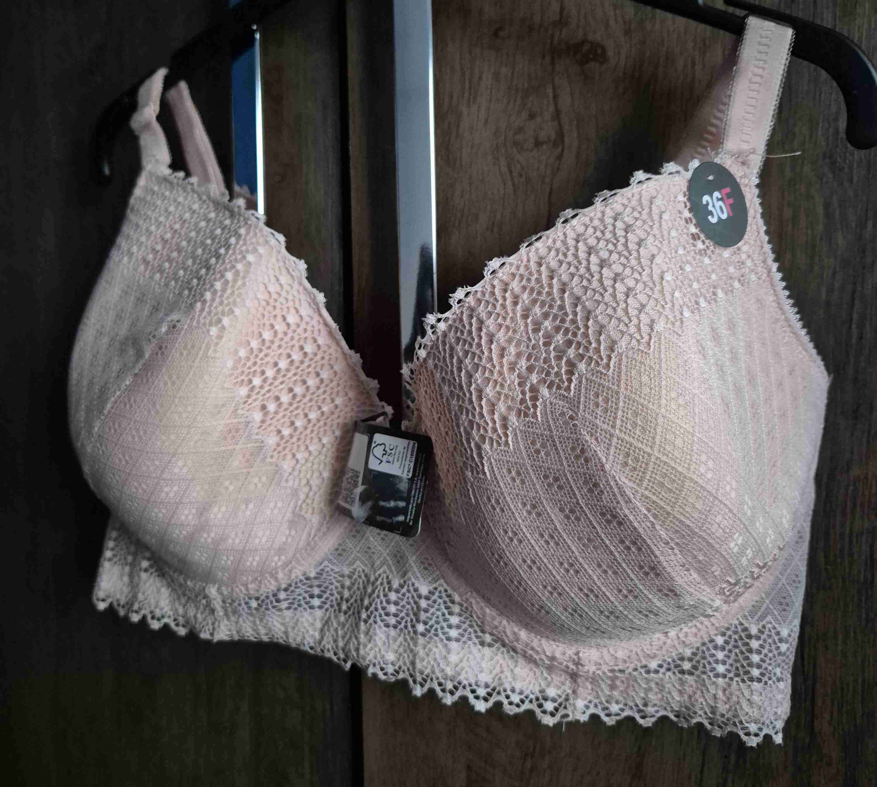 Sostén rosa de encaje talla 36F - miniatura 1