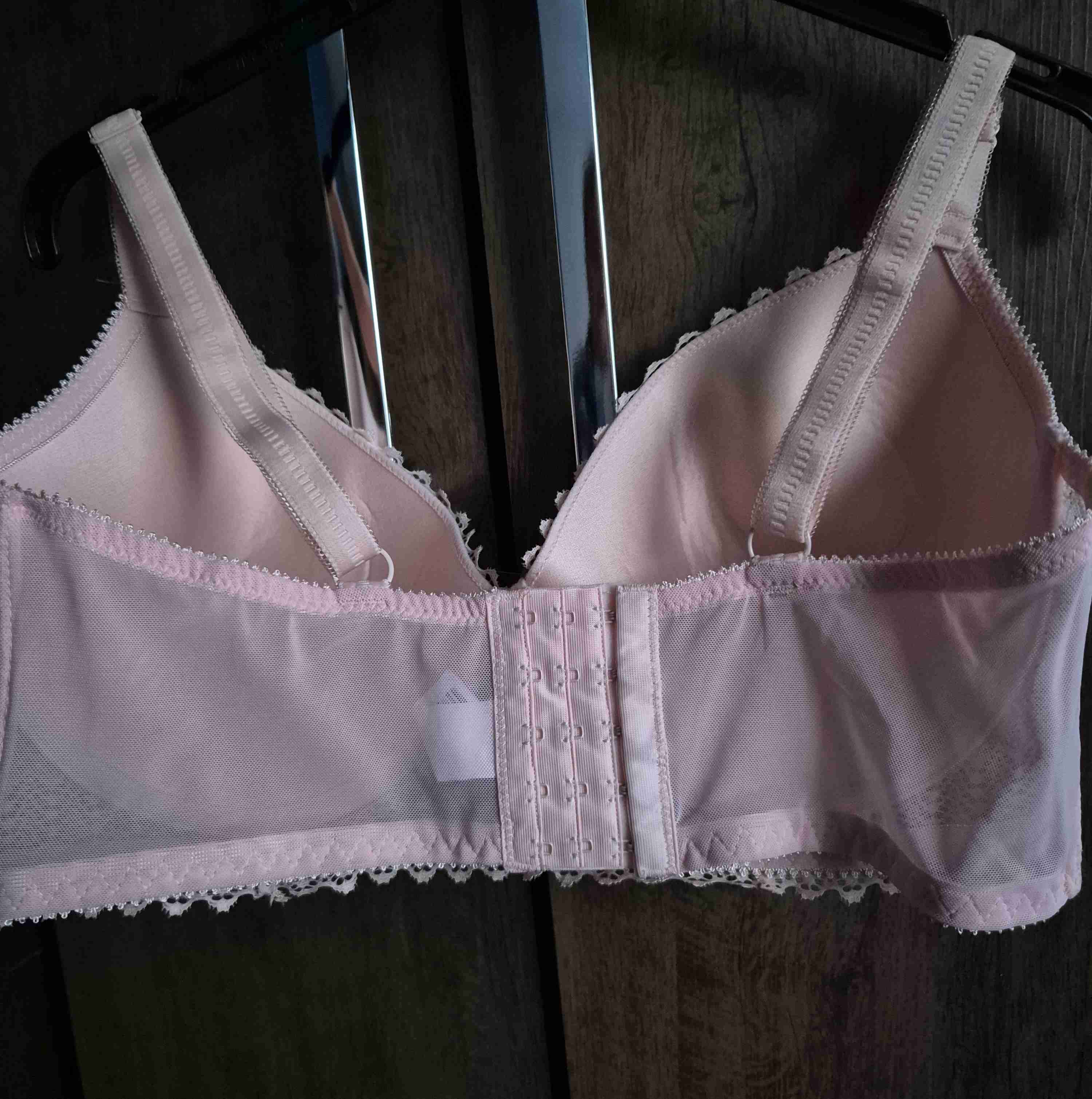 Sostén rosa de encaje talla 36F - miniatura 3