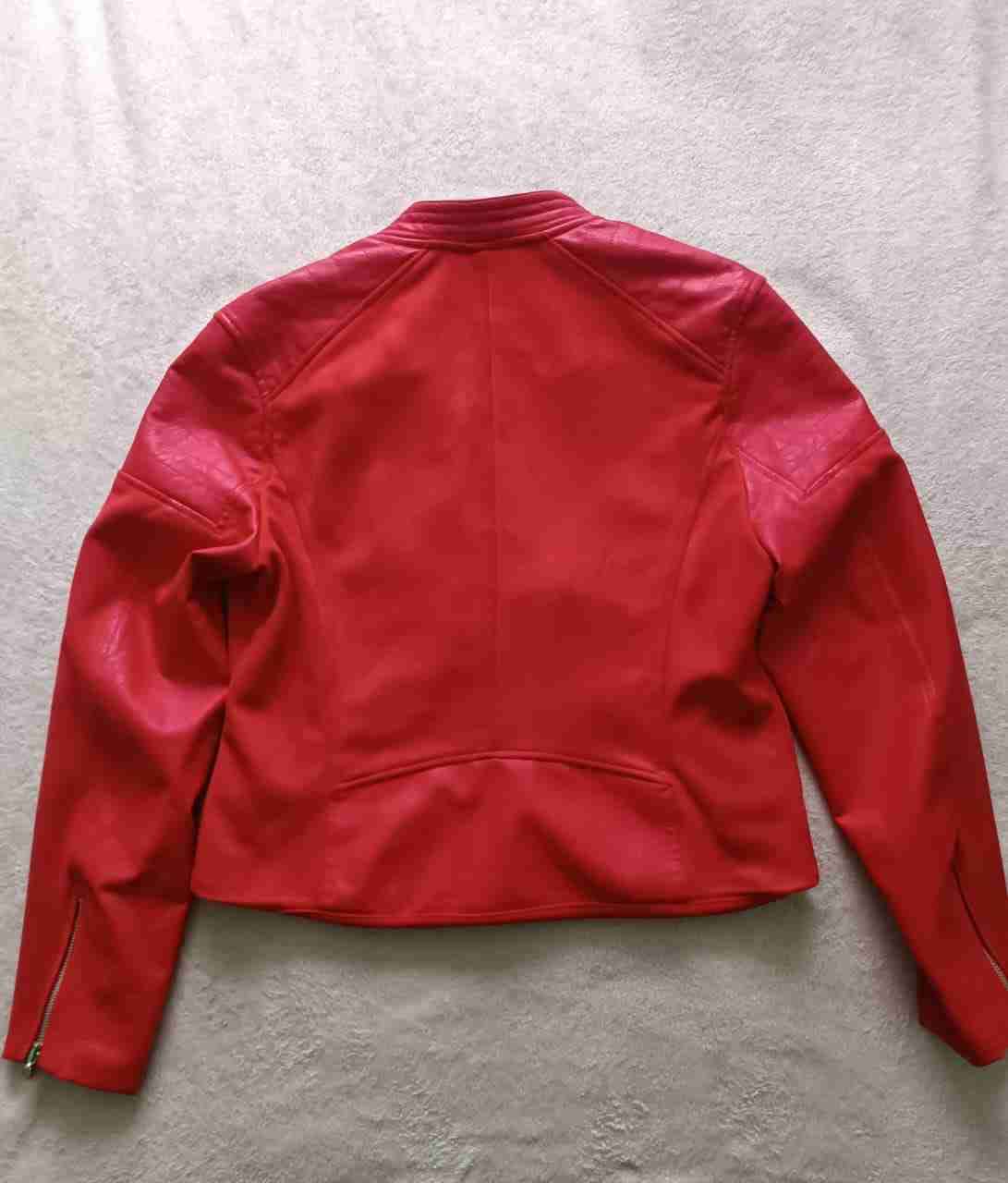 Chaqueta roja con cierres - miniatura 2