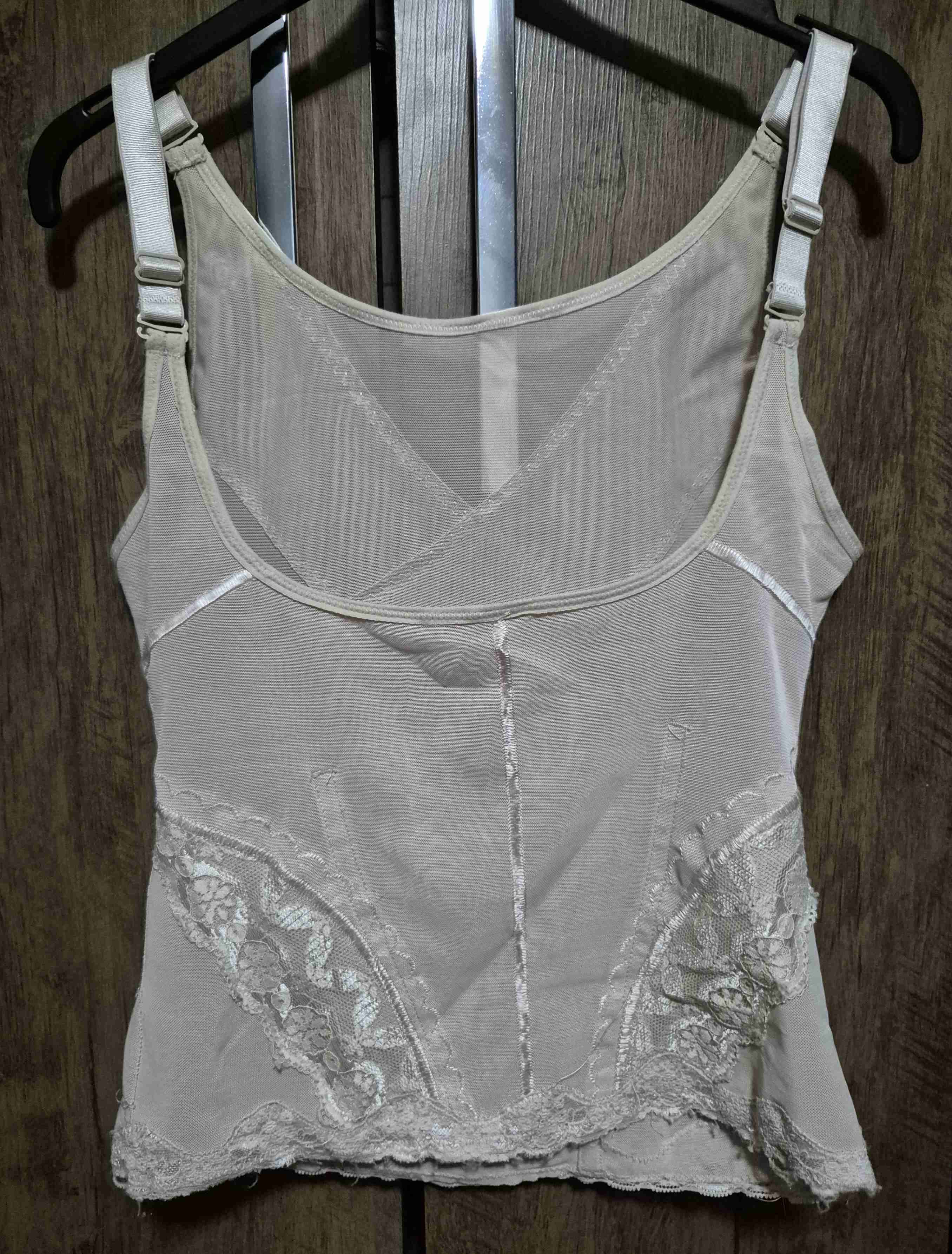 Faja beige con encaje - miniatura 1