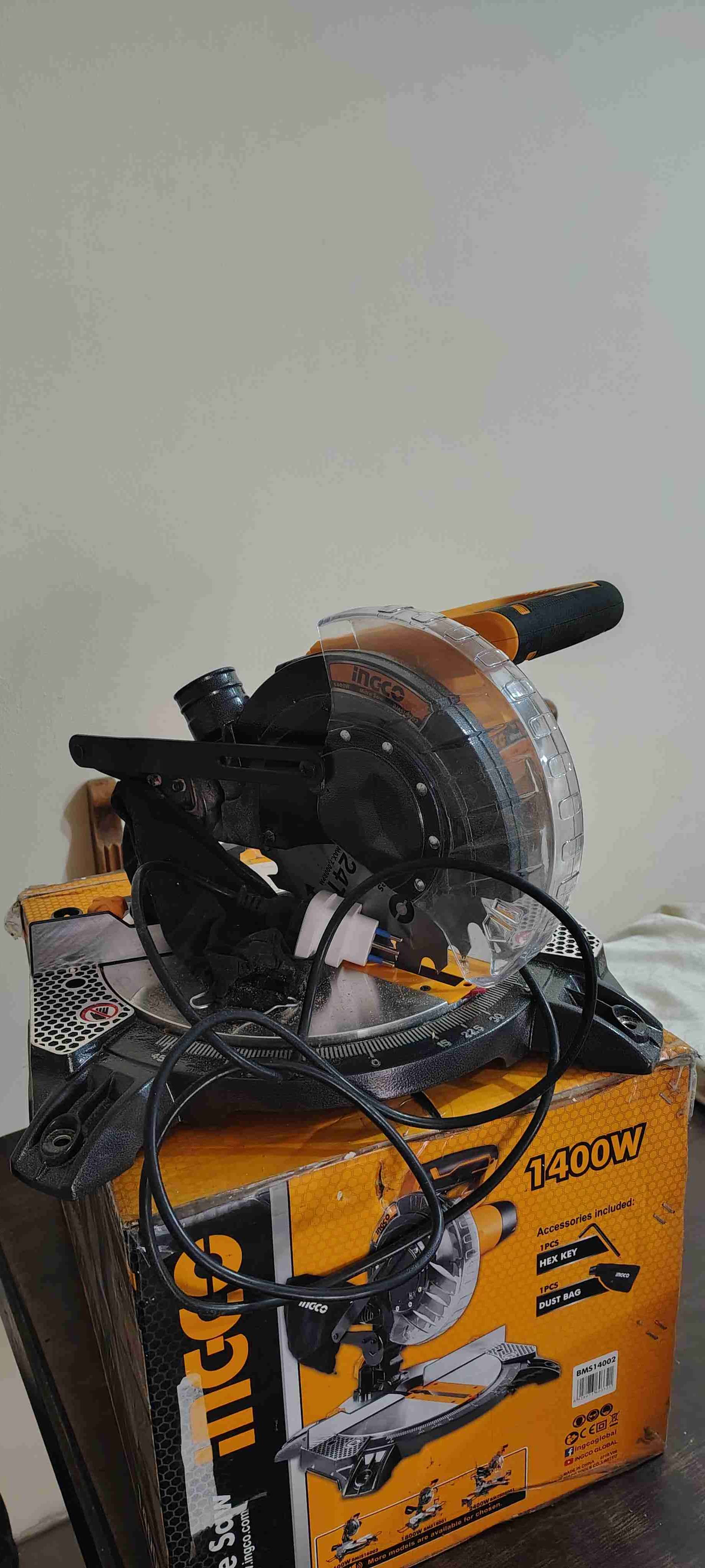 Sierra ingleteadora INGCO 1400W - miniatura 1