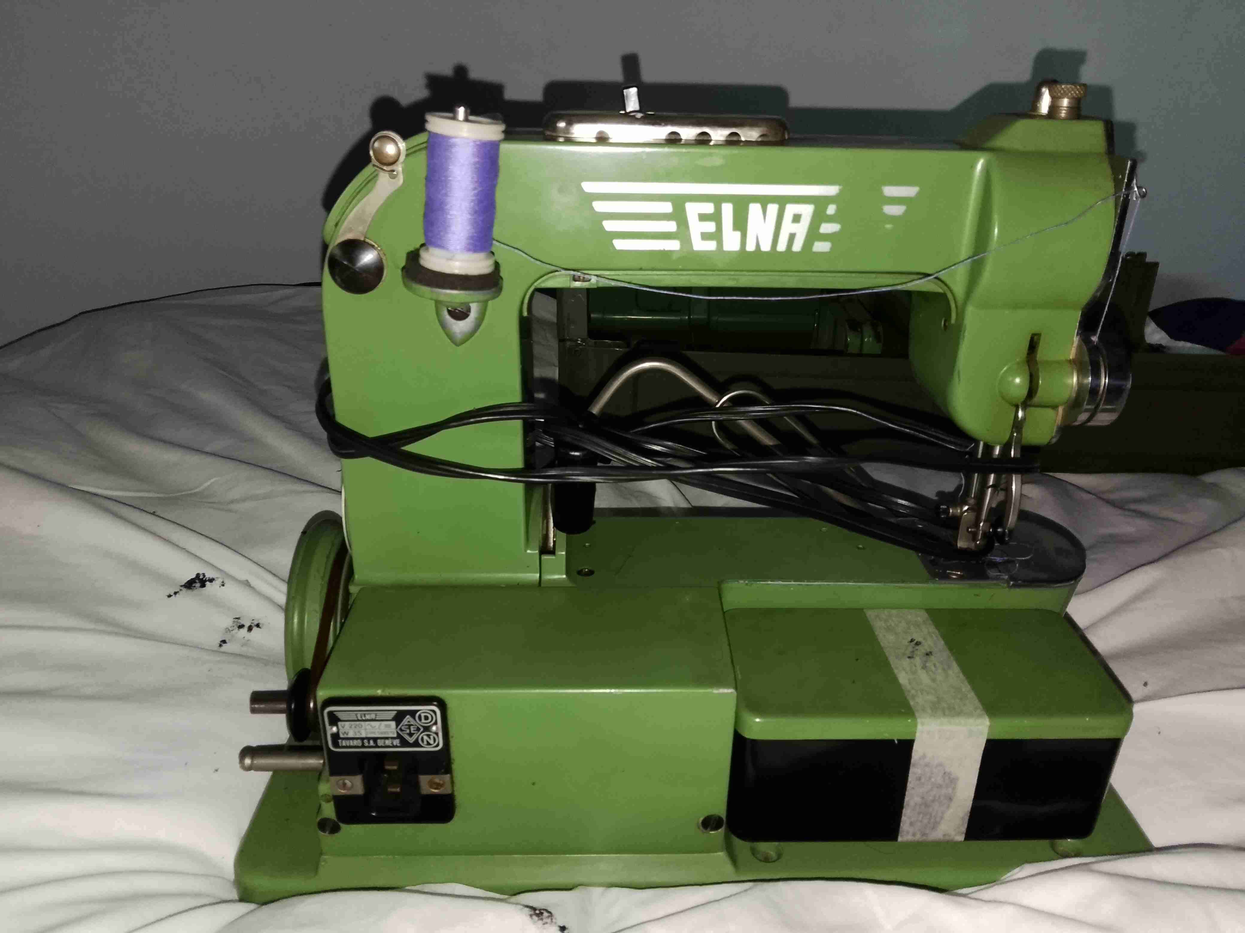 Máquina de coser Elna vintage - miniatura 1