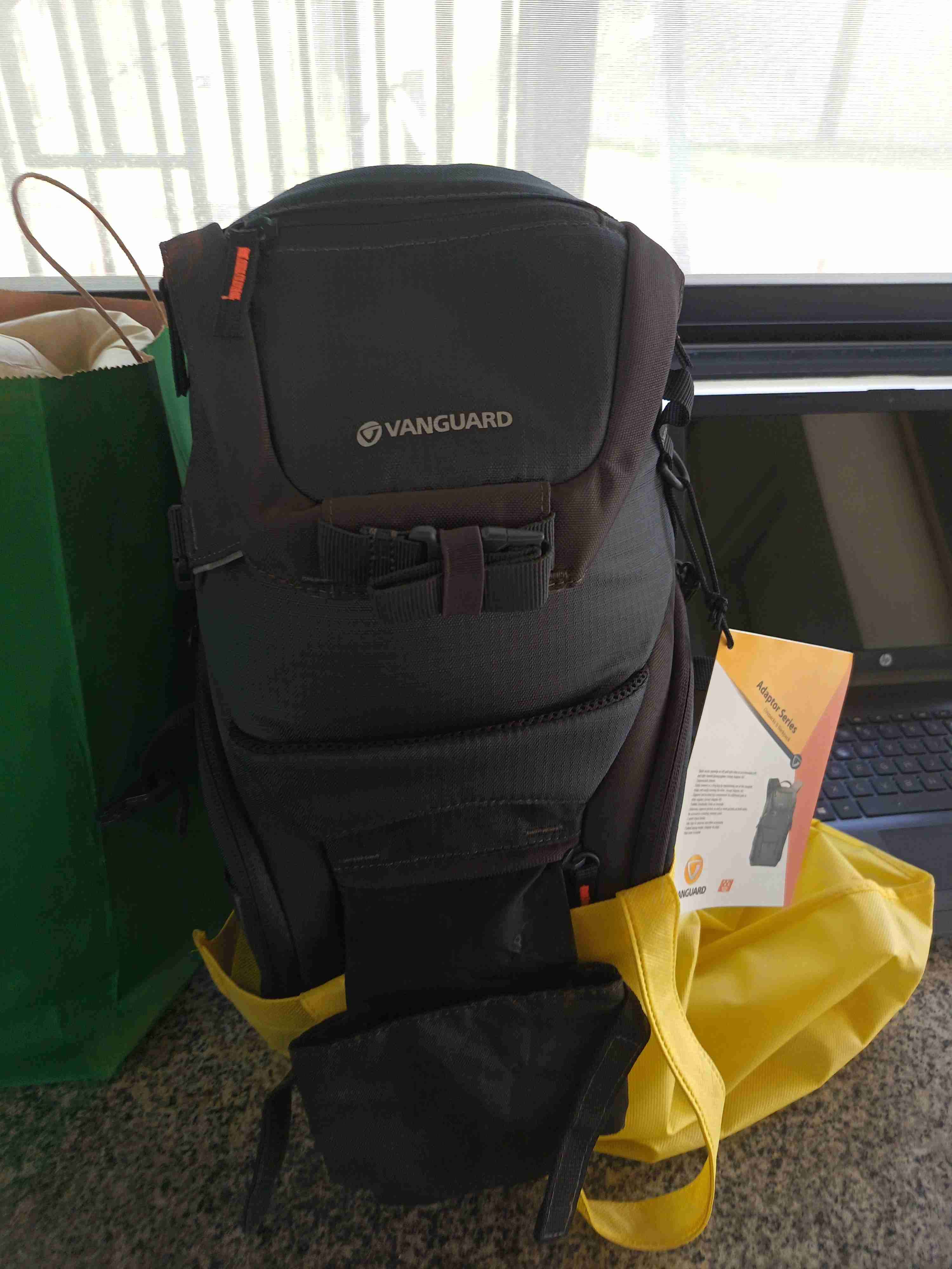 Mochila Vanguard negra para cámara - miniatura 3