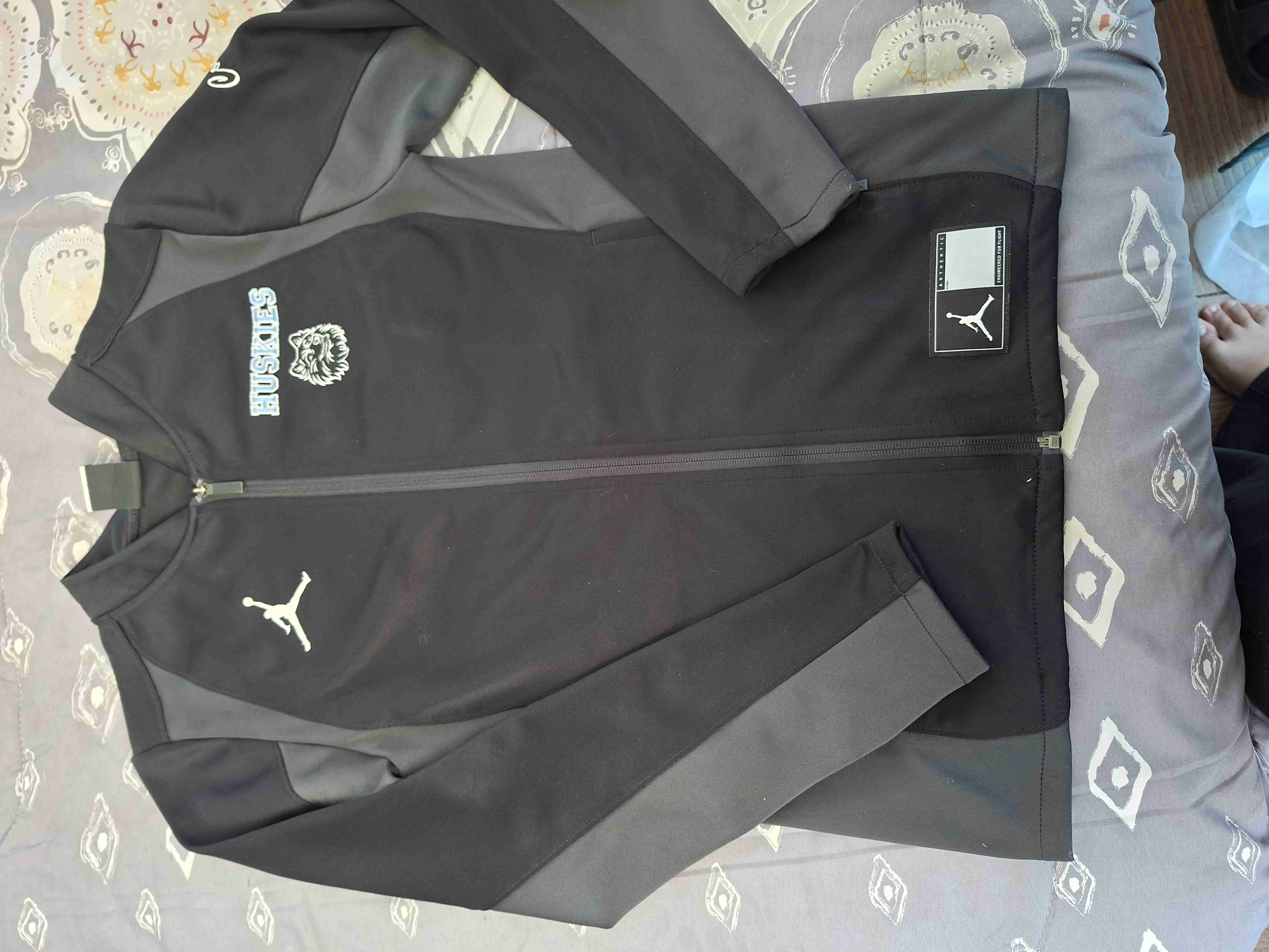 Chaqueta deportiva negra jordan - miniatura 1