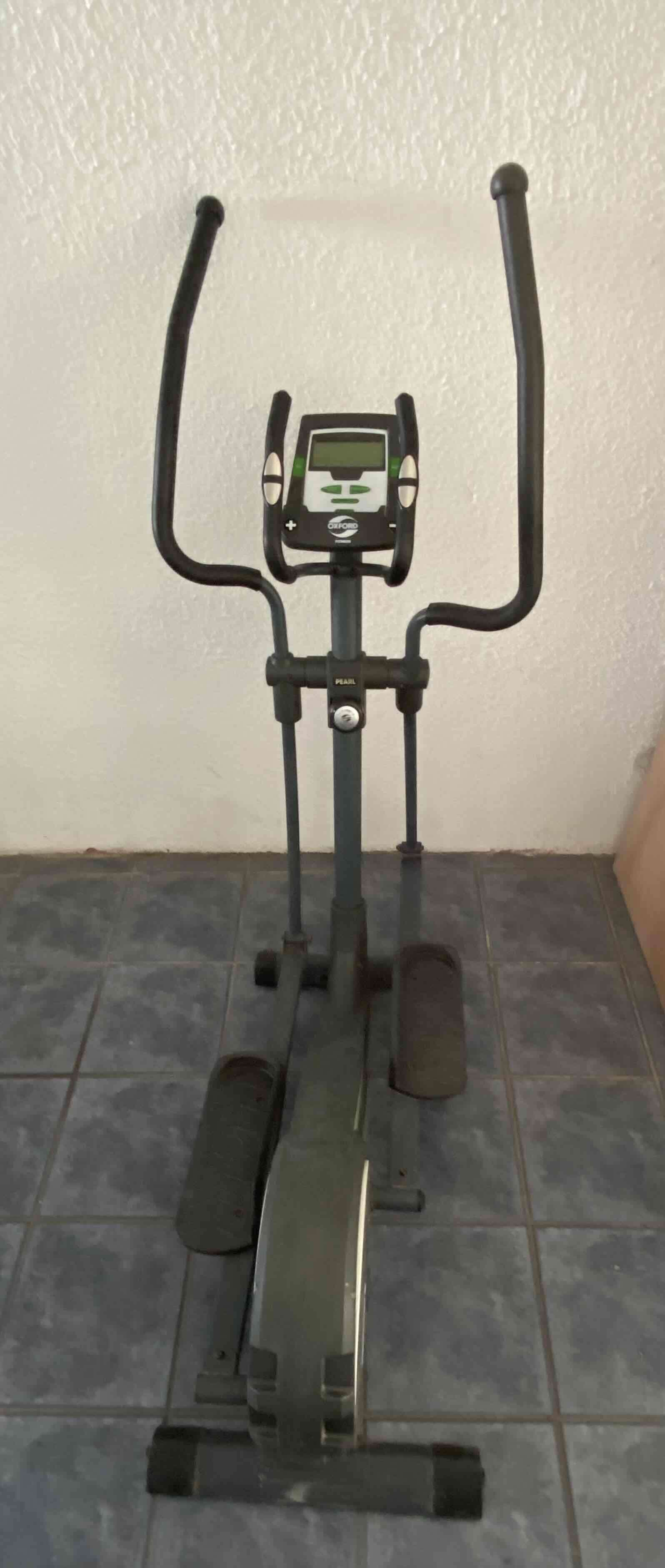Bicicleta elíptica negra - miniatura 2