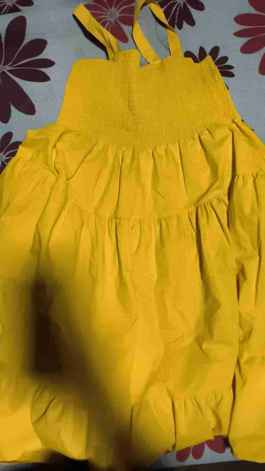 Vestido amarillo con tirantes
