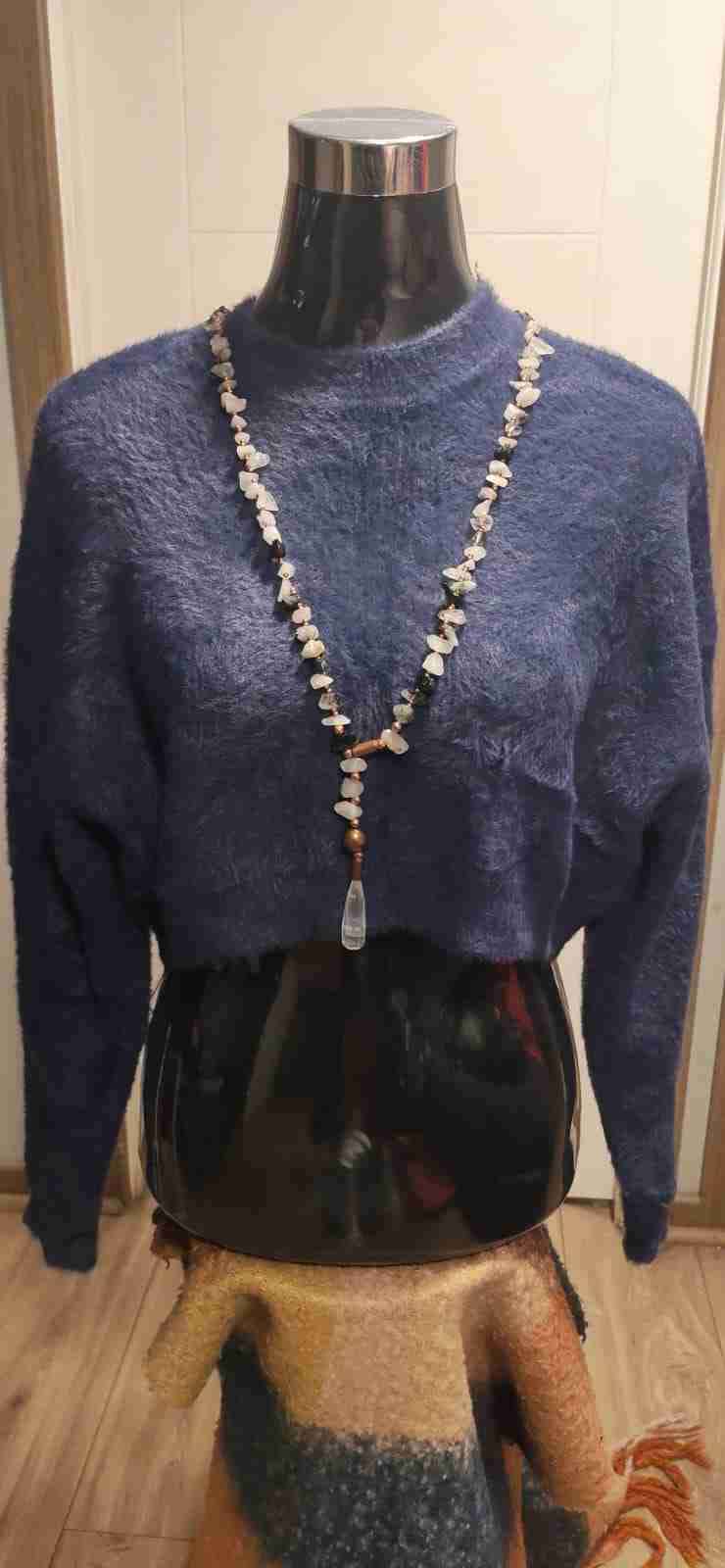 Suéter azul peludo mujer