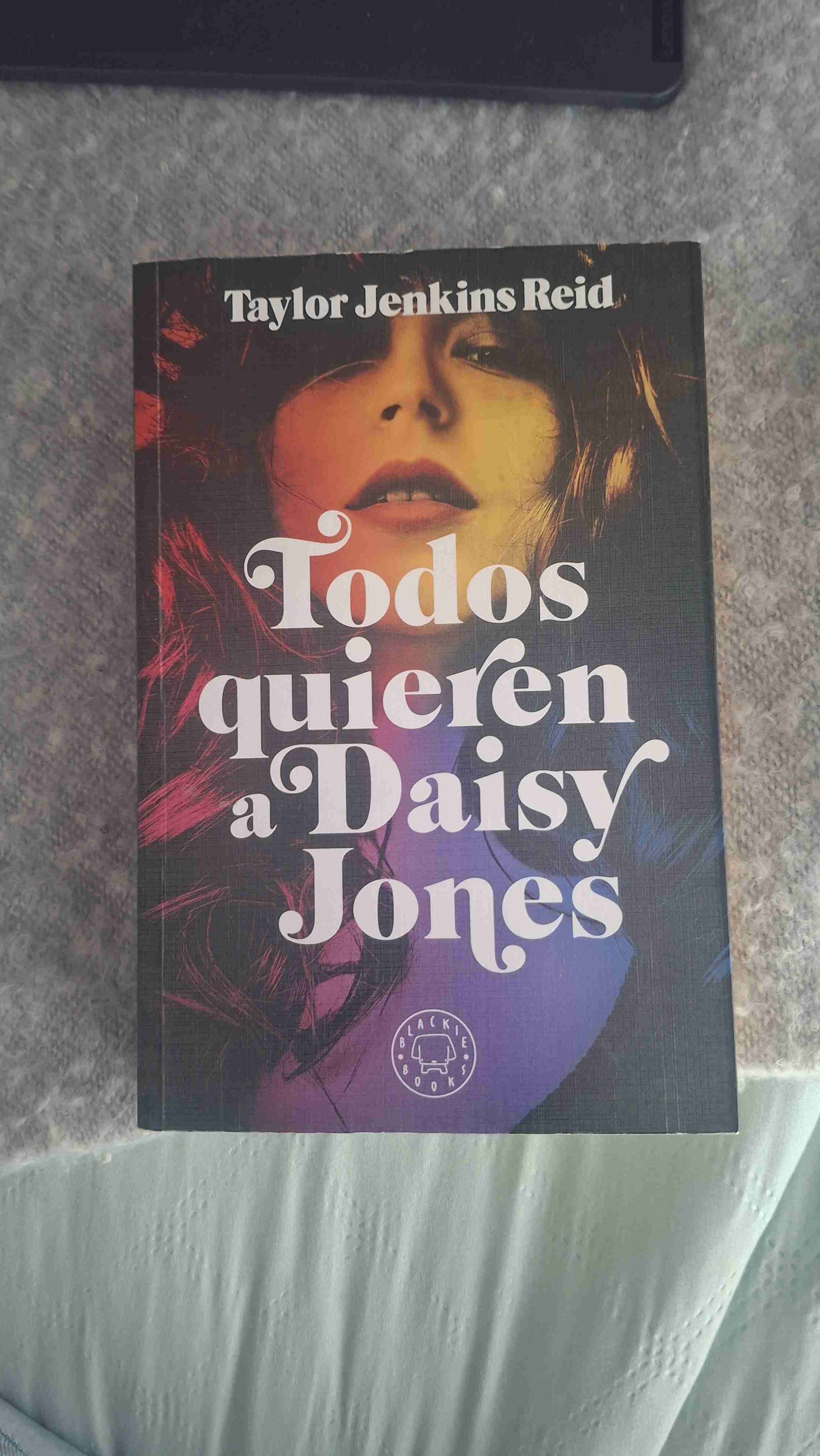Libro 'Todos quieren a Daisy Jones' - miniatura 1