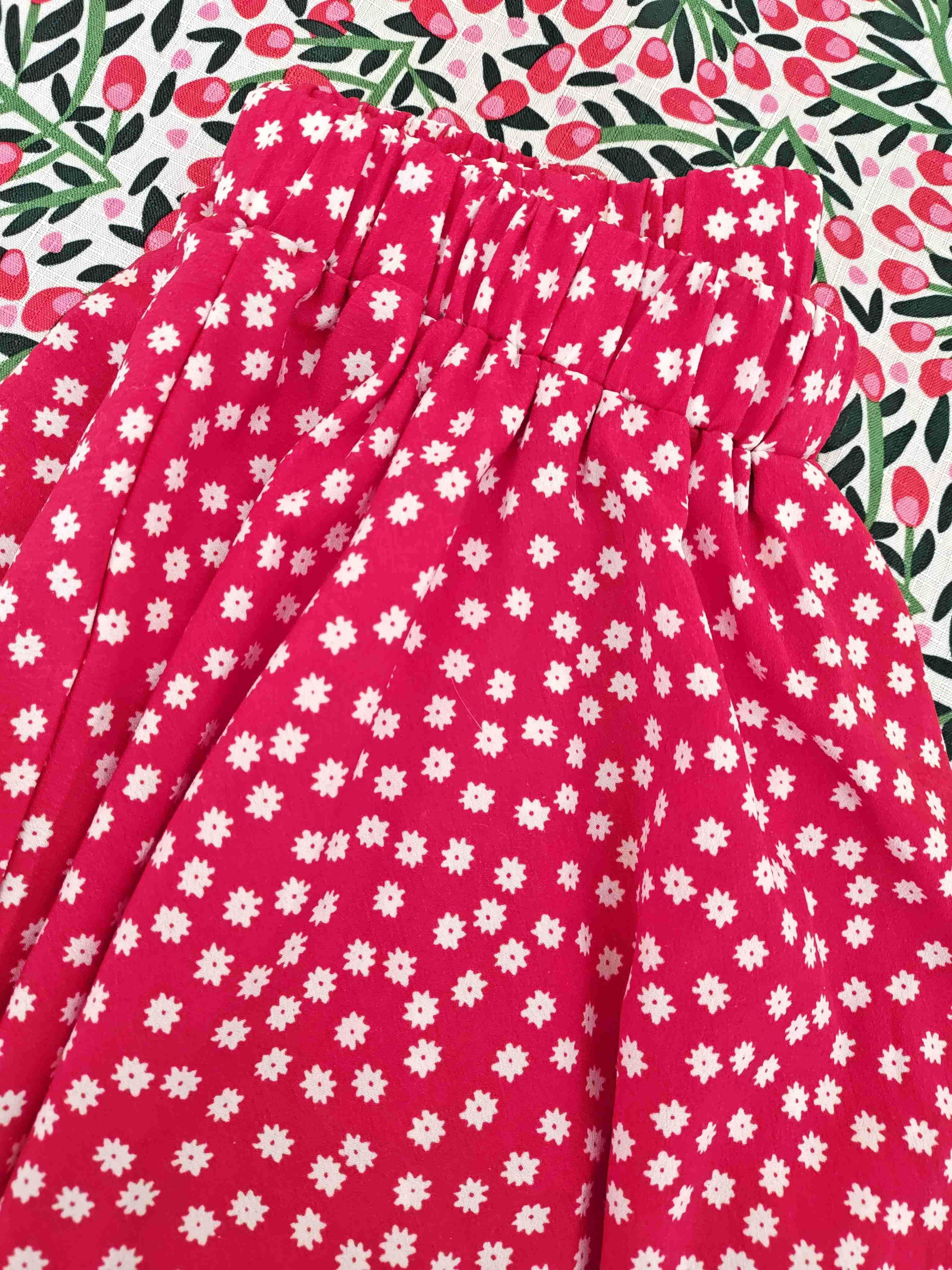 Falda roja con estampado floral (talla 12/13) - miniatura 3