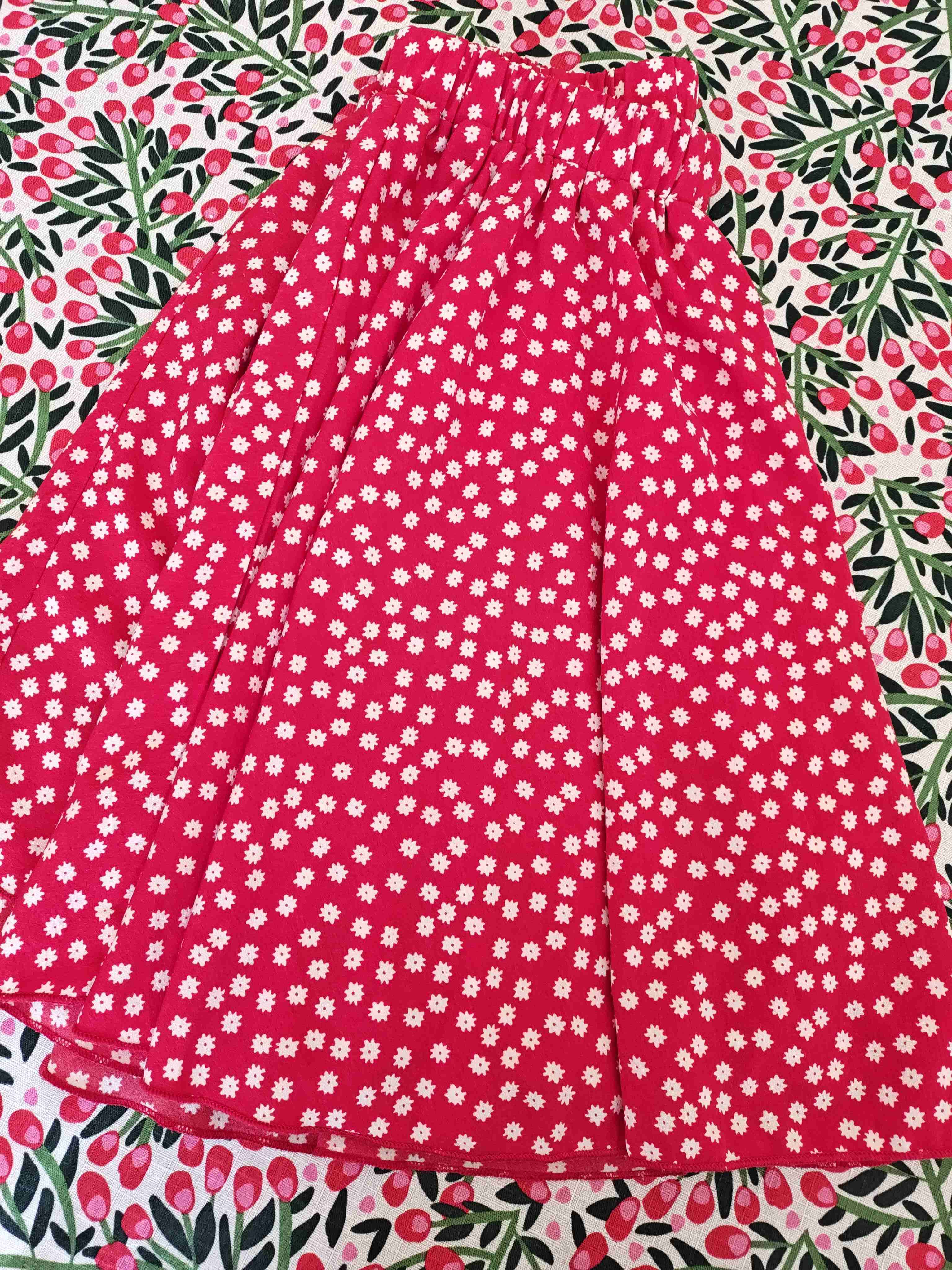 Falda roja con estampado floral (talla 12/13) - miniatura 4