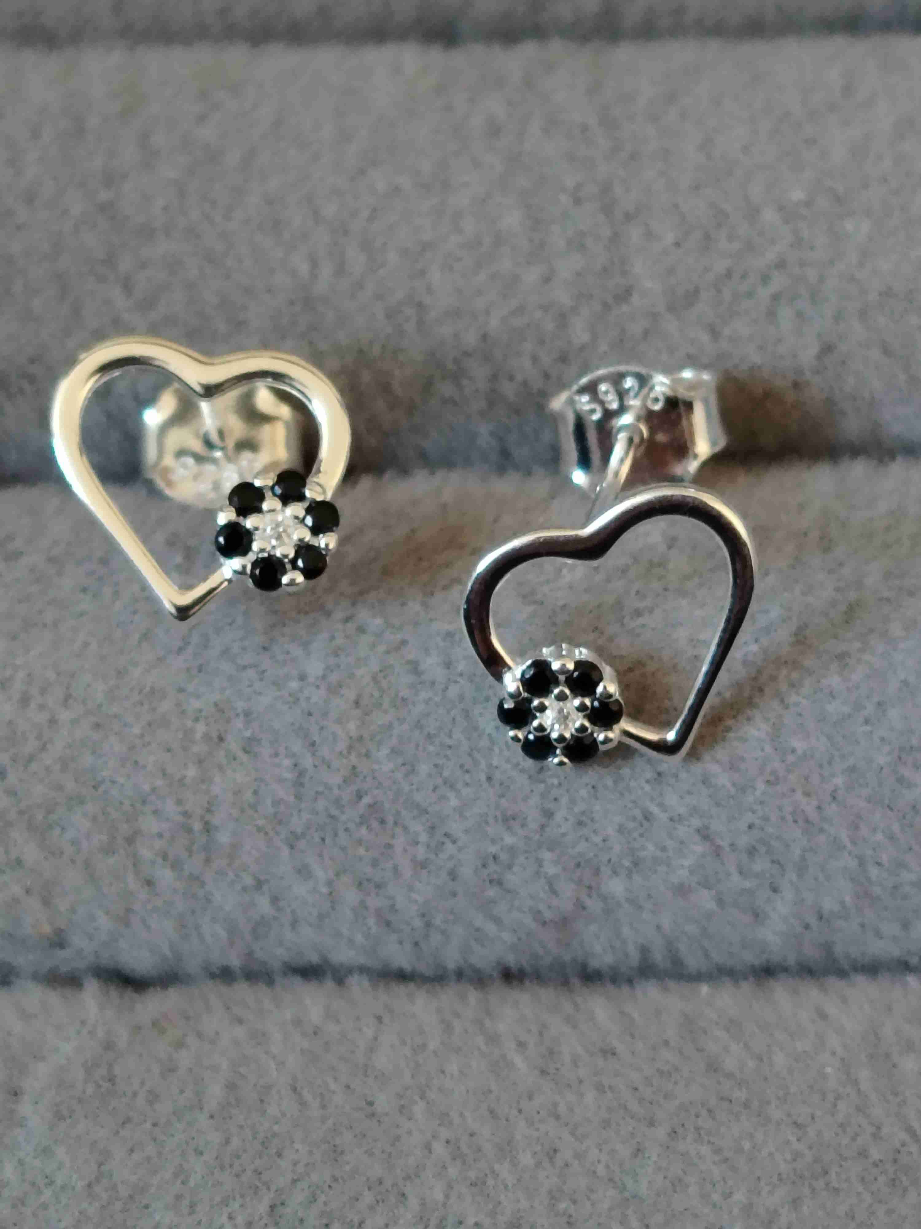 Aros de plata en forma de corazón