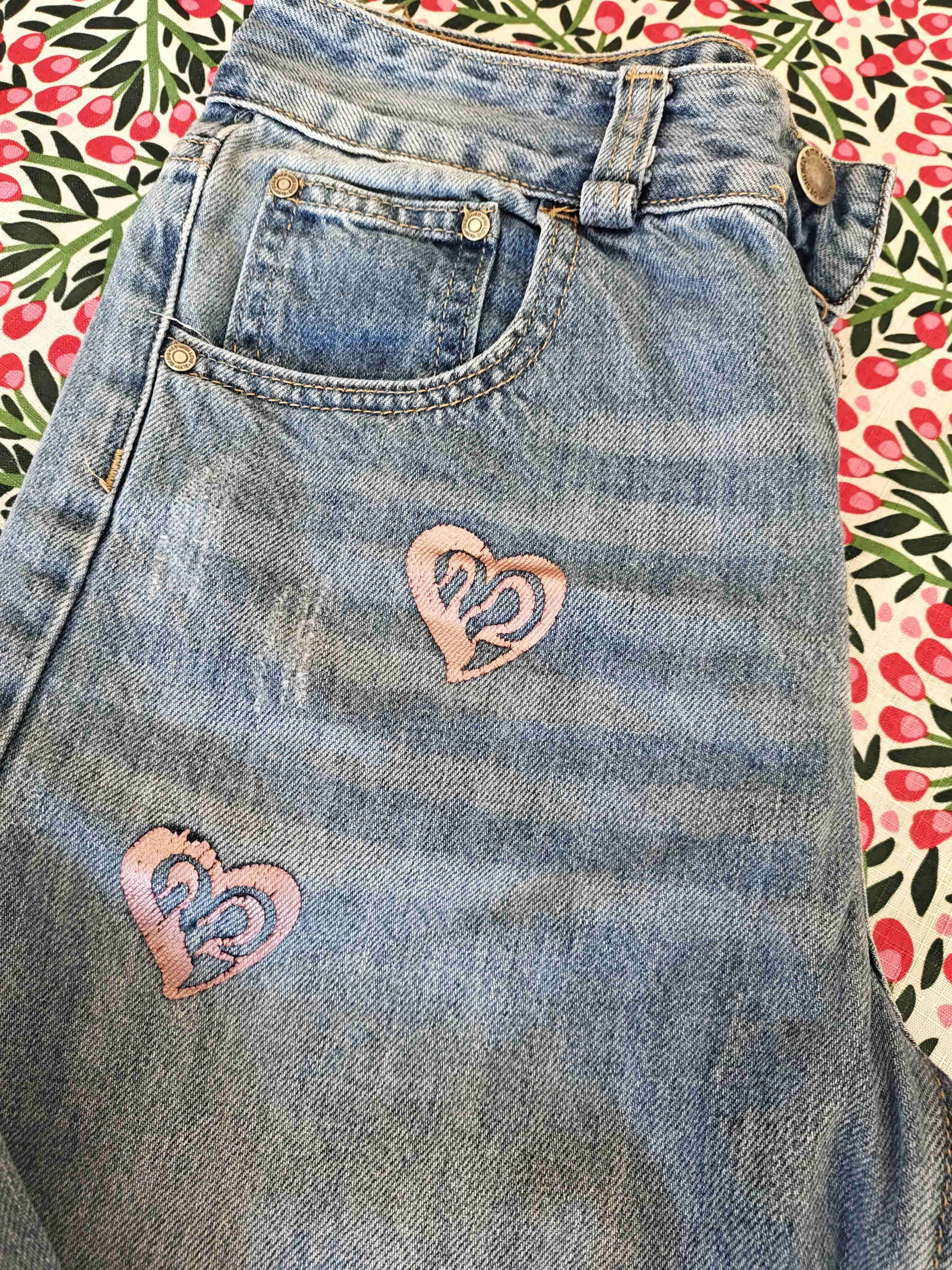 Jeans bordados con corazones (Talla 16) - miniatura 4