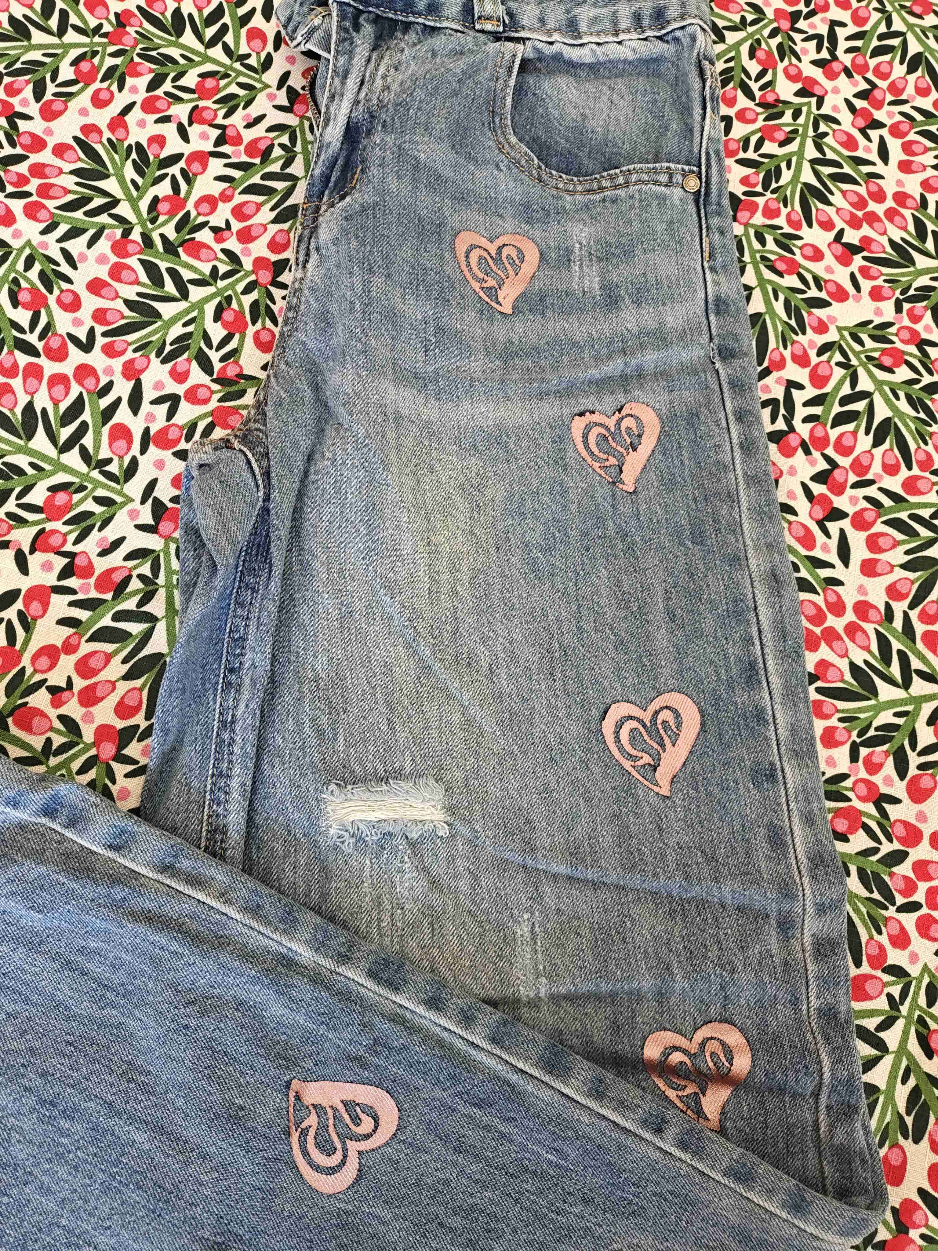 Jeans bordados con corazones (Talla 16) - miniatura 5