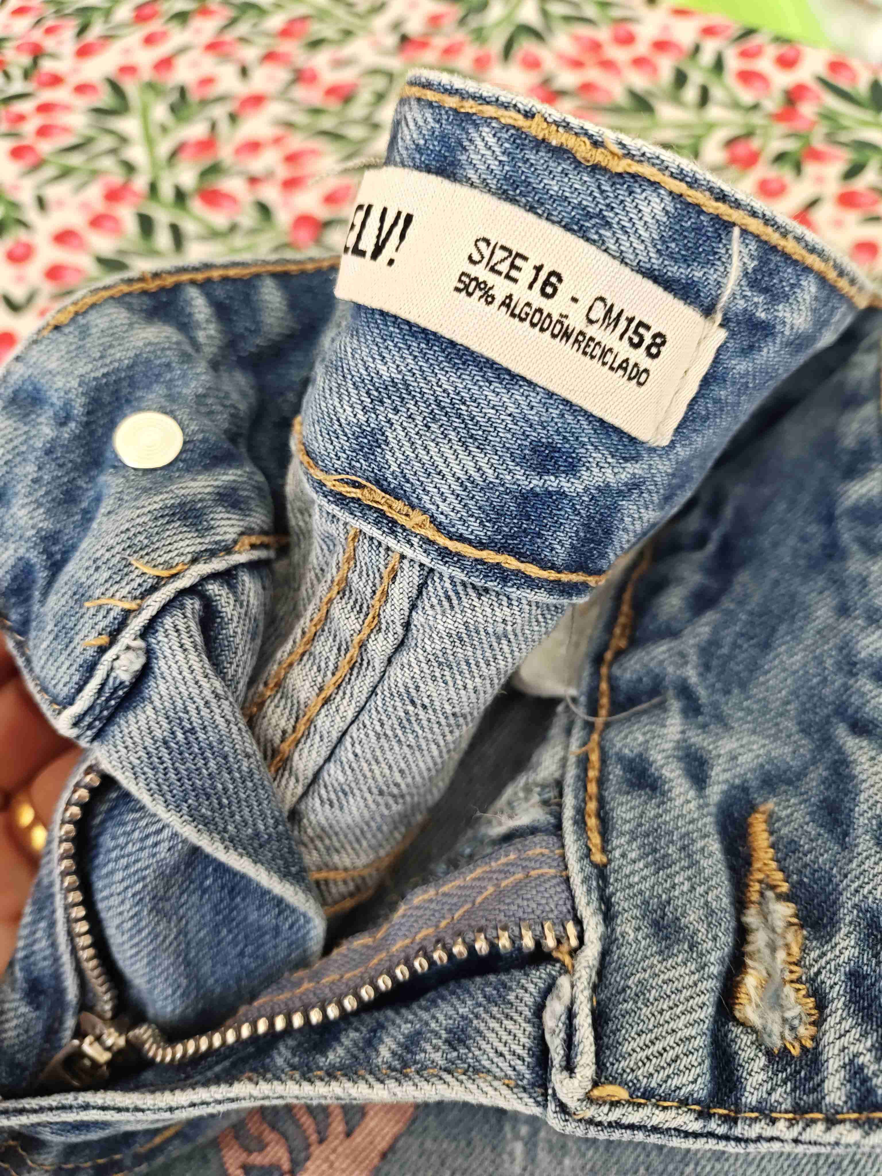 Jeans bordados con corazones (Talla 16) - miniatura 6