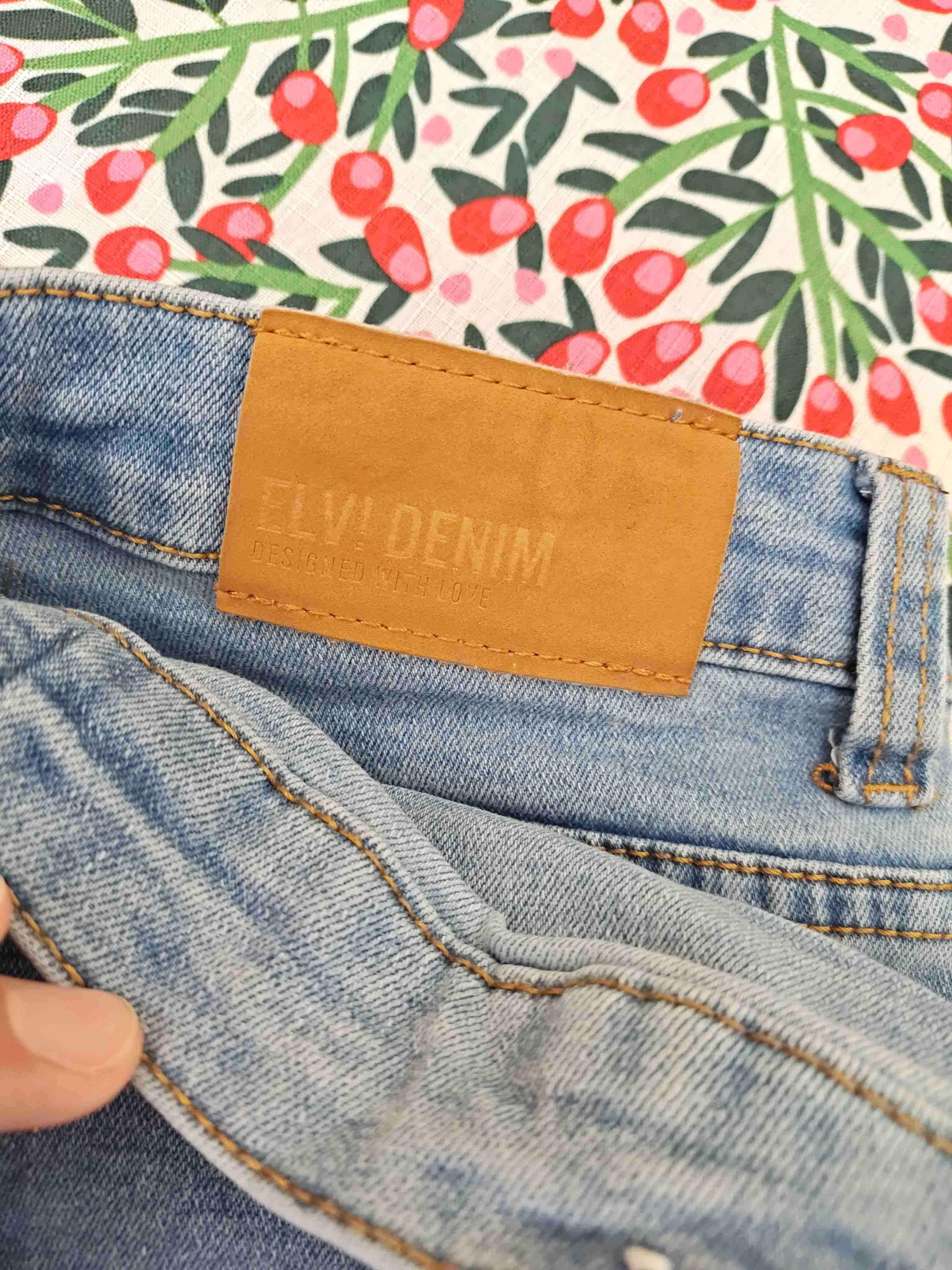 Jeans celestes con detalles desgastados (Talla 16) - miniatura 4