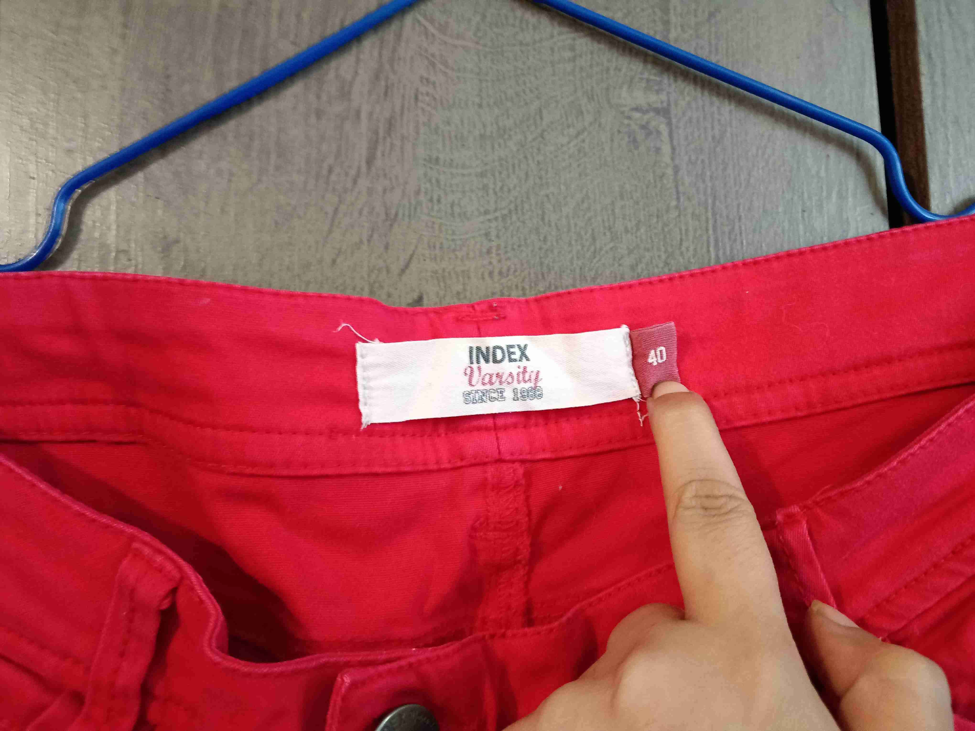 Pantalones rojos para mujer - miniatura 2