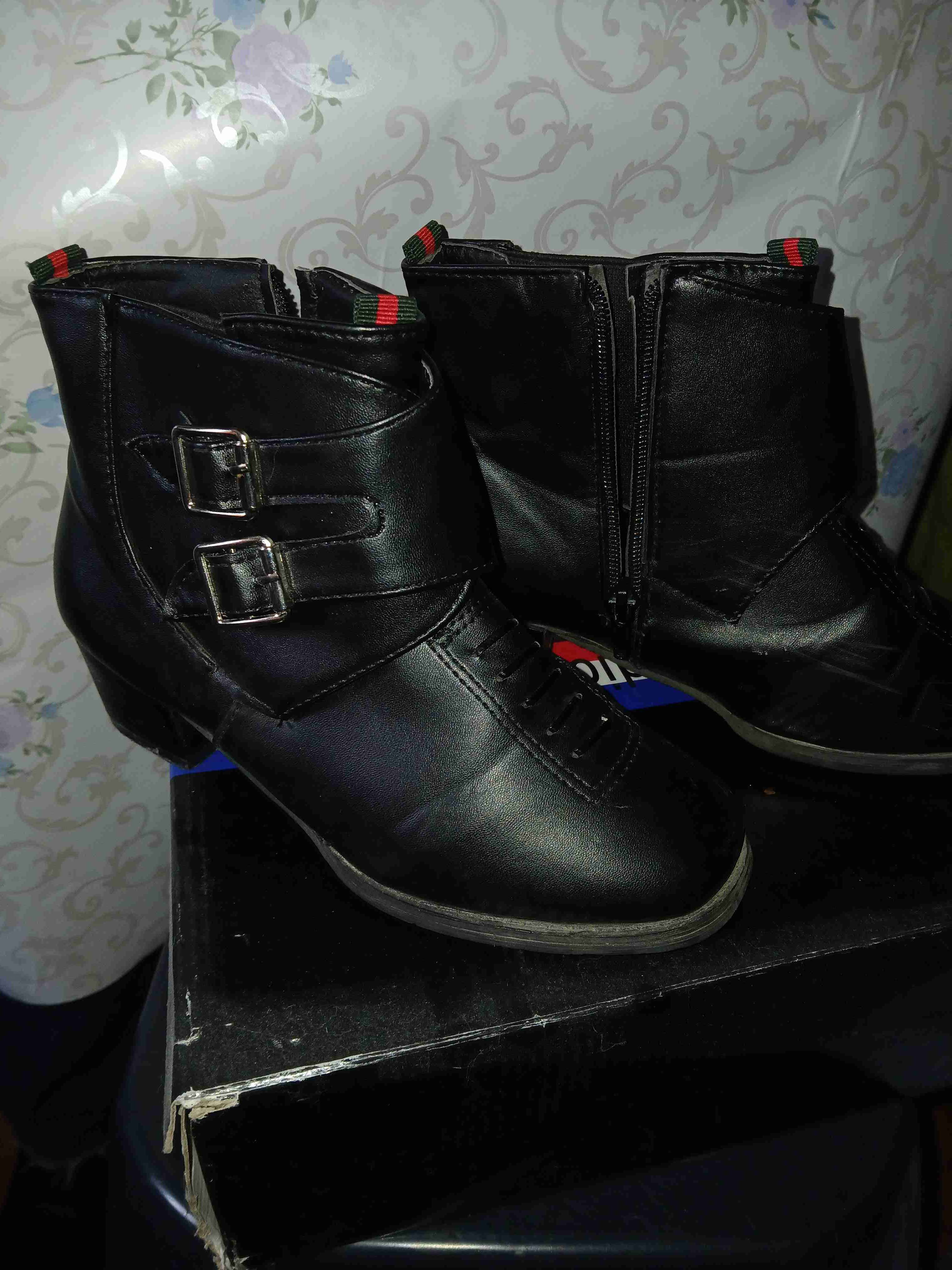 Botines negros DC, Sandalias rosas, botas de cueca - miniatura 4