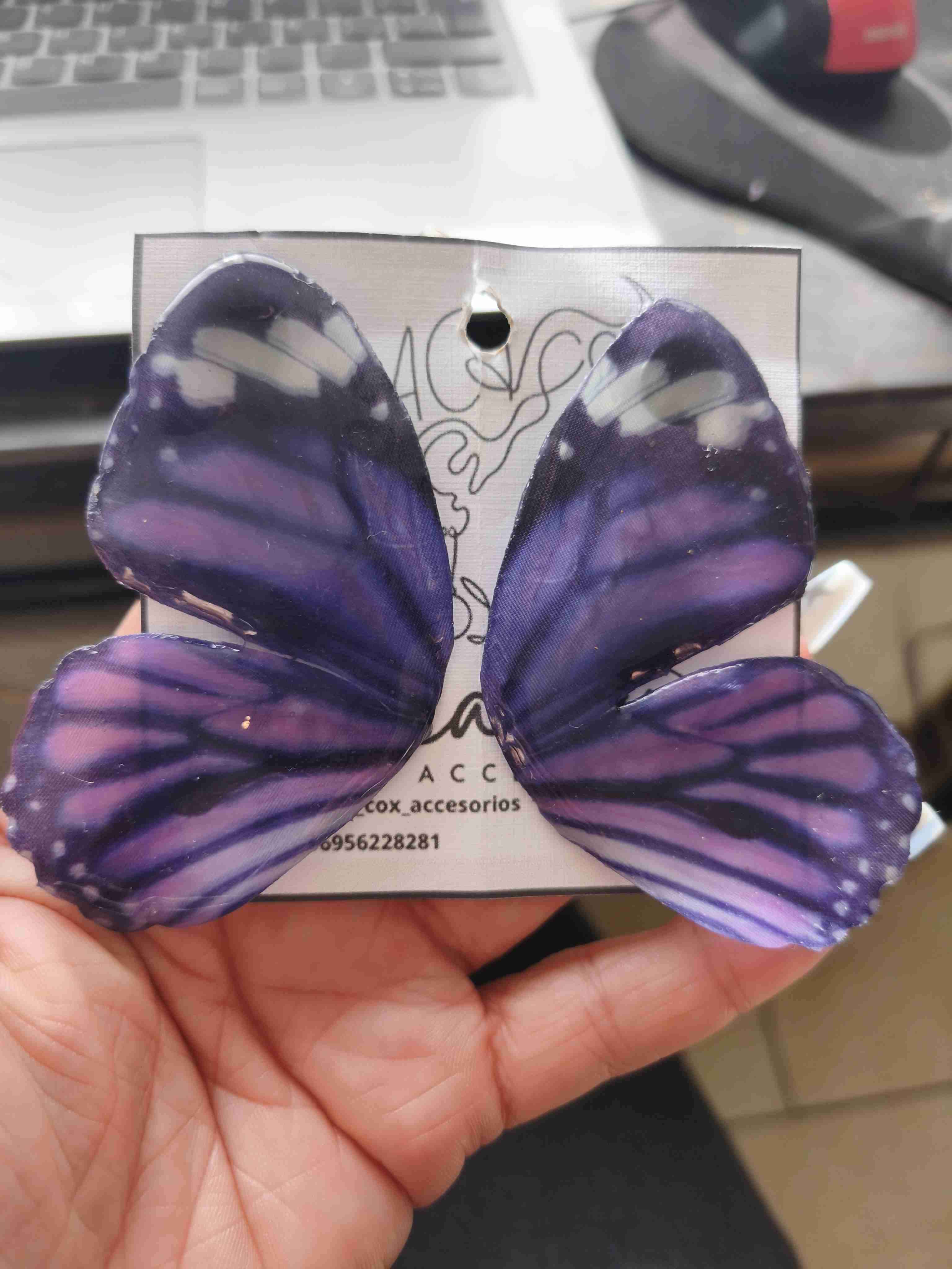 Aros con forma de corazón fucsia - miniatura 3