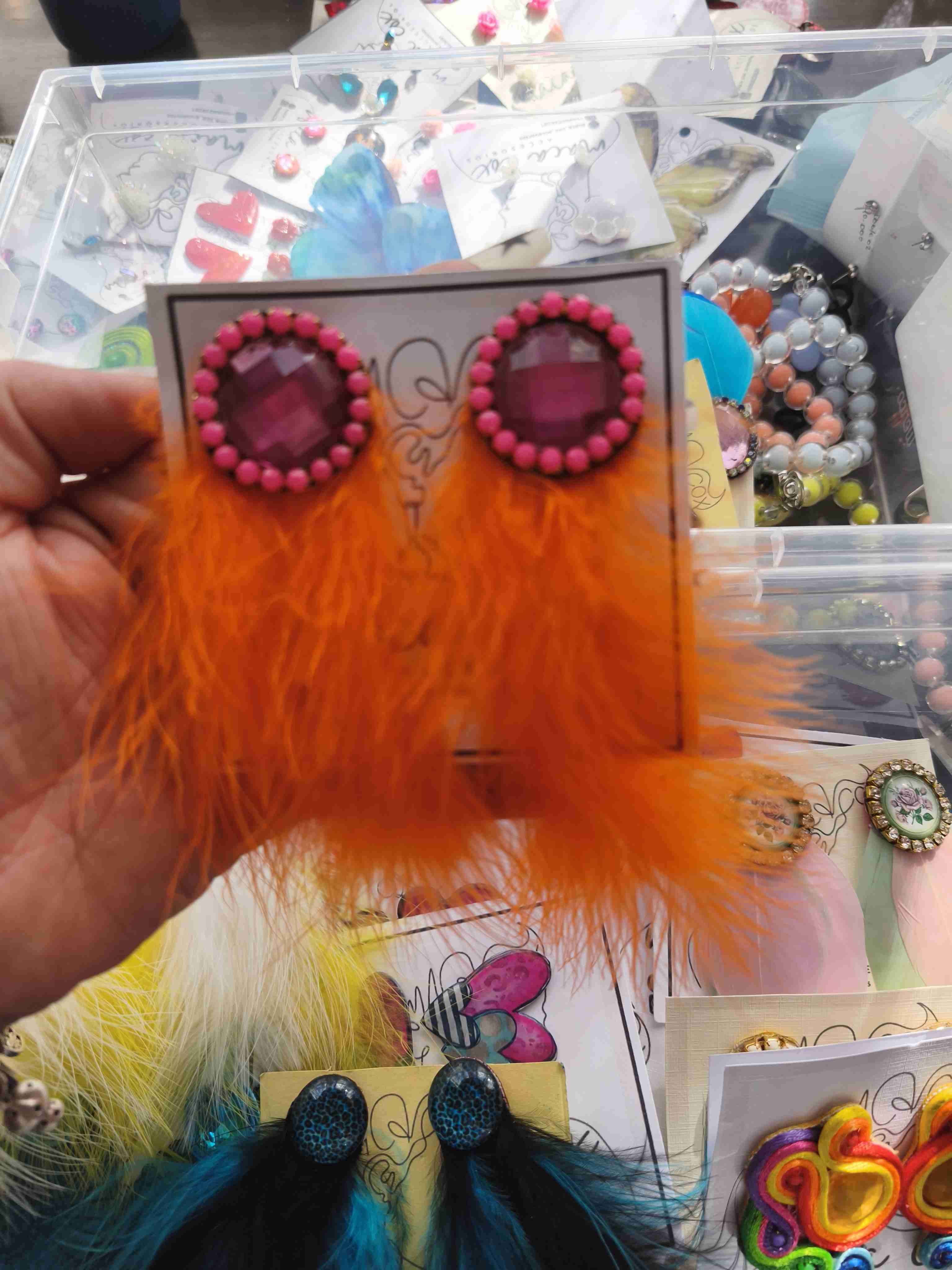 Aros con forma de corazón fucsia - miniatura 4