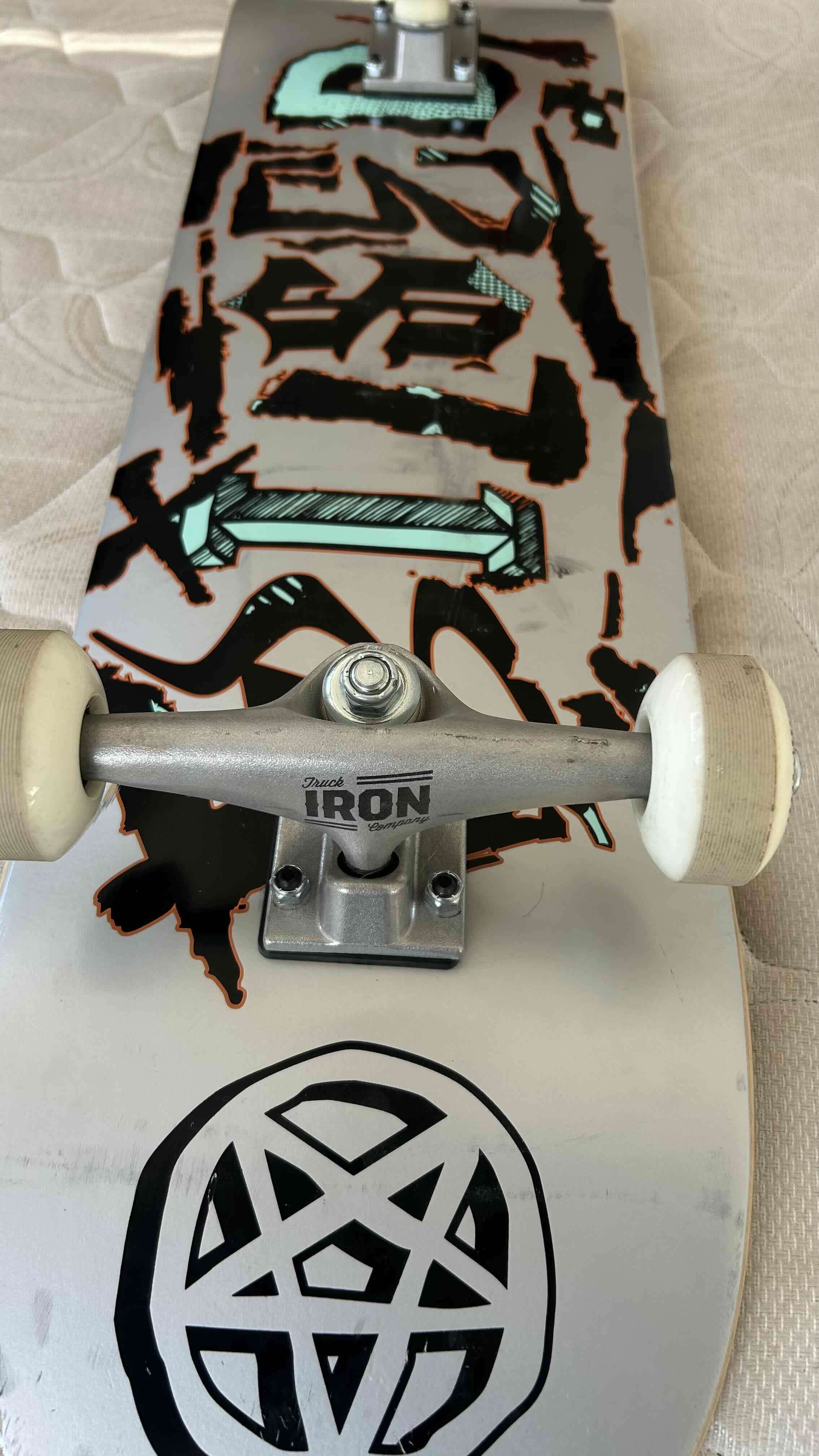 Patineta skate diseño gráfico - miniatura 4