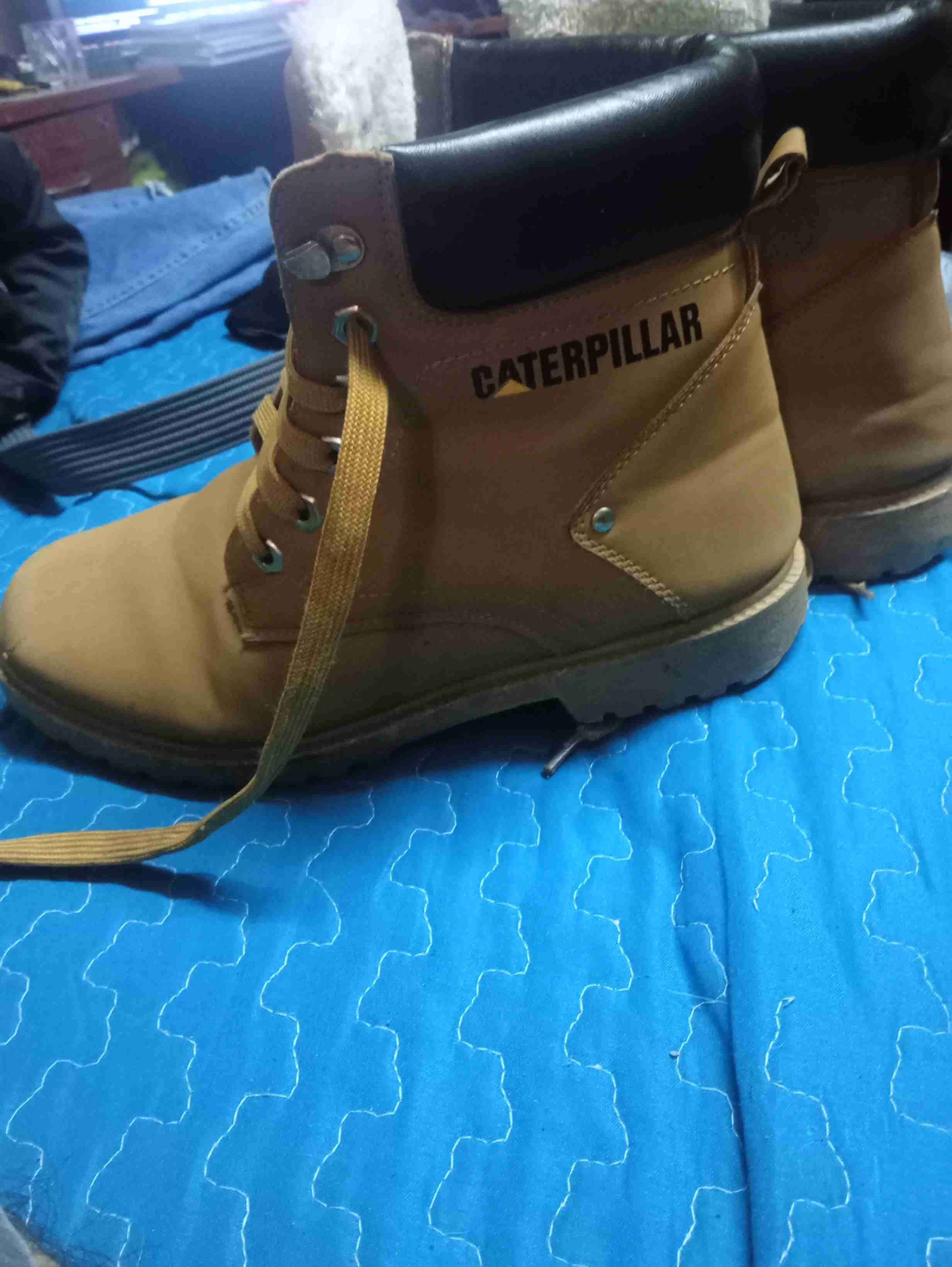 Botas CAT de cuero beige - miniatura 3