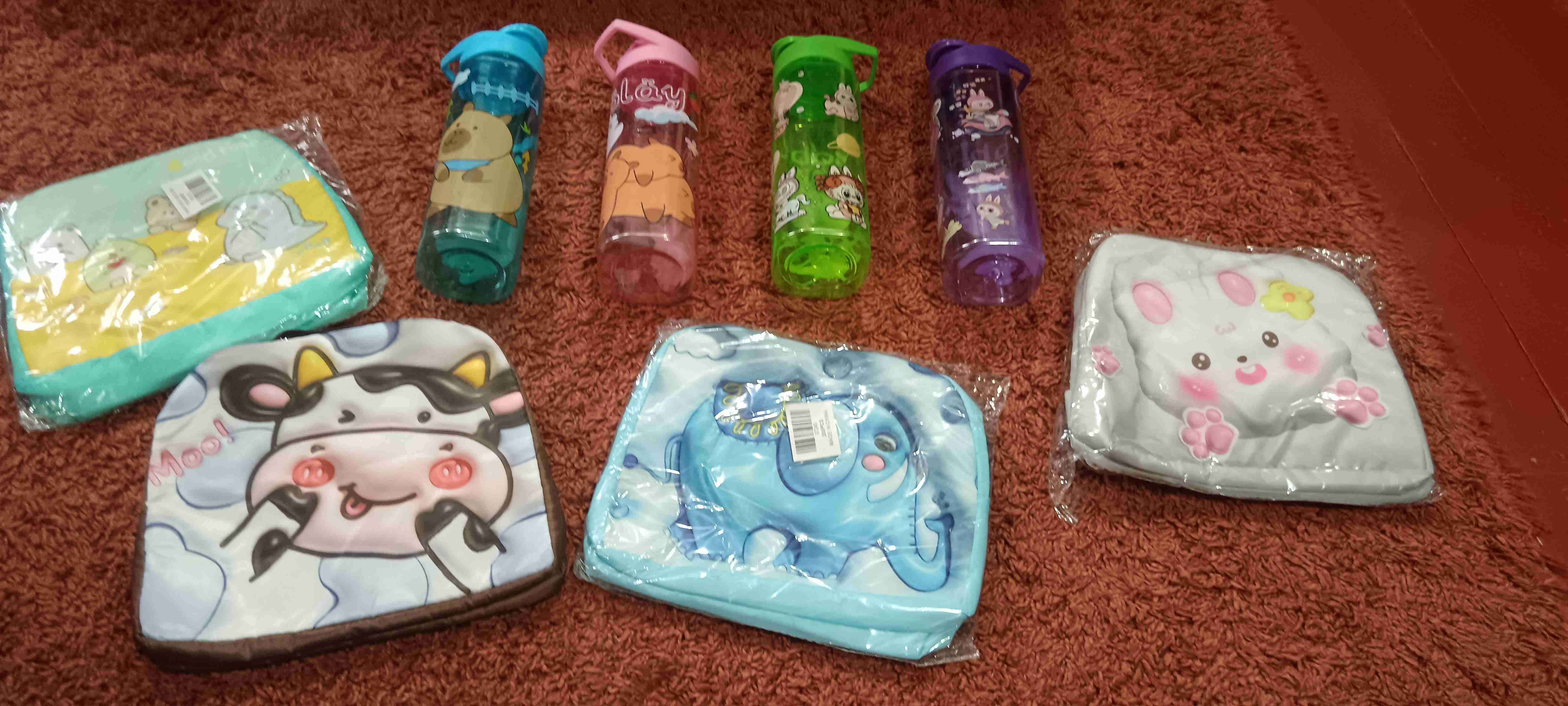 Botellas y loncheras infantiles