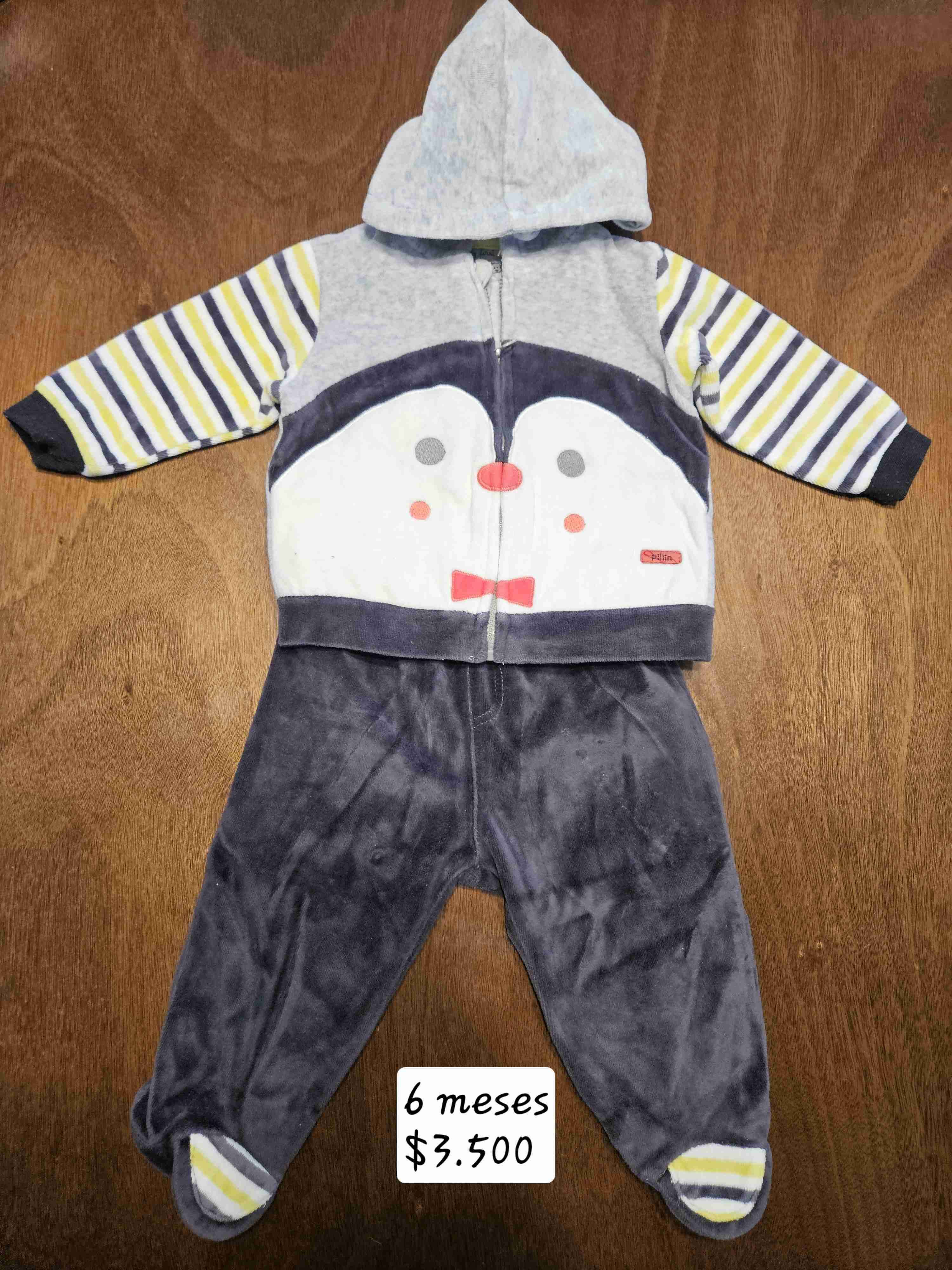 Conjunto de bebé pingüino 6 meses