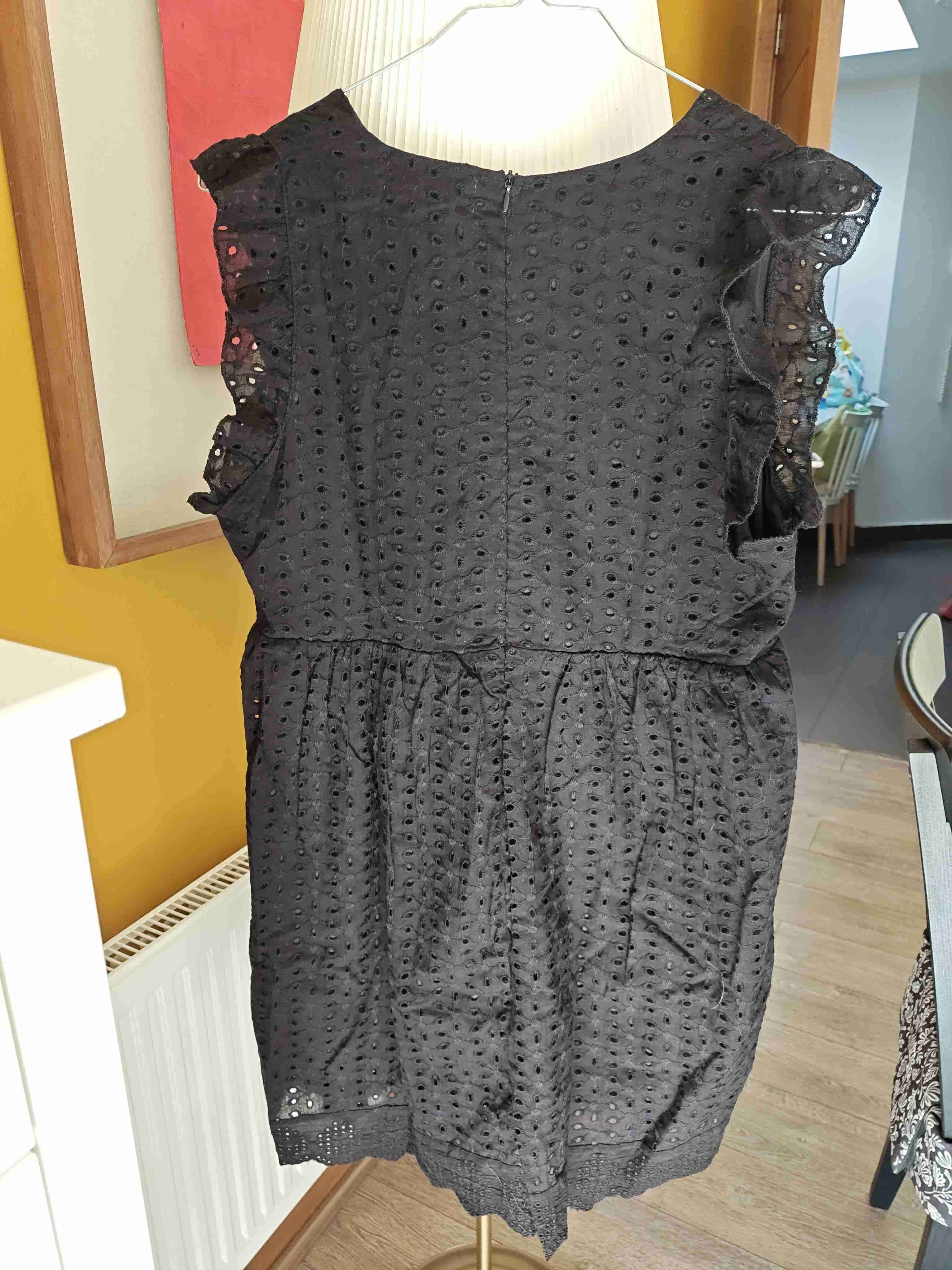 Vestido de encaje negro - miniatura 3