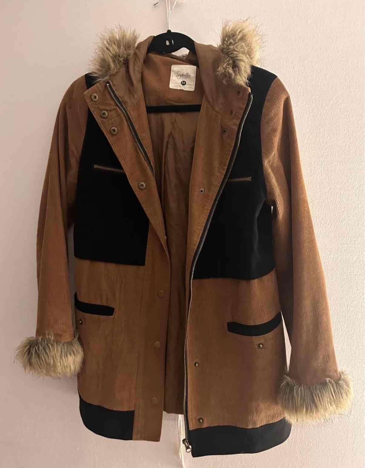 Chaqueta de mujer con capucha - miniatura 2